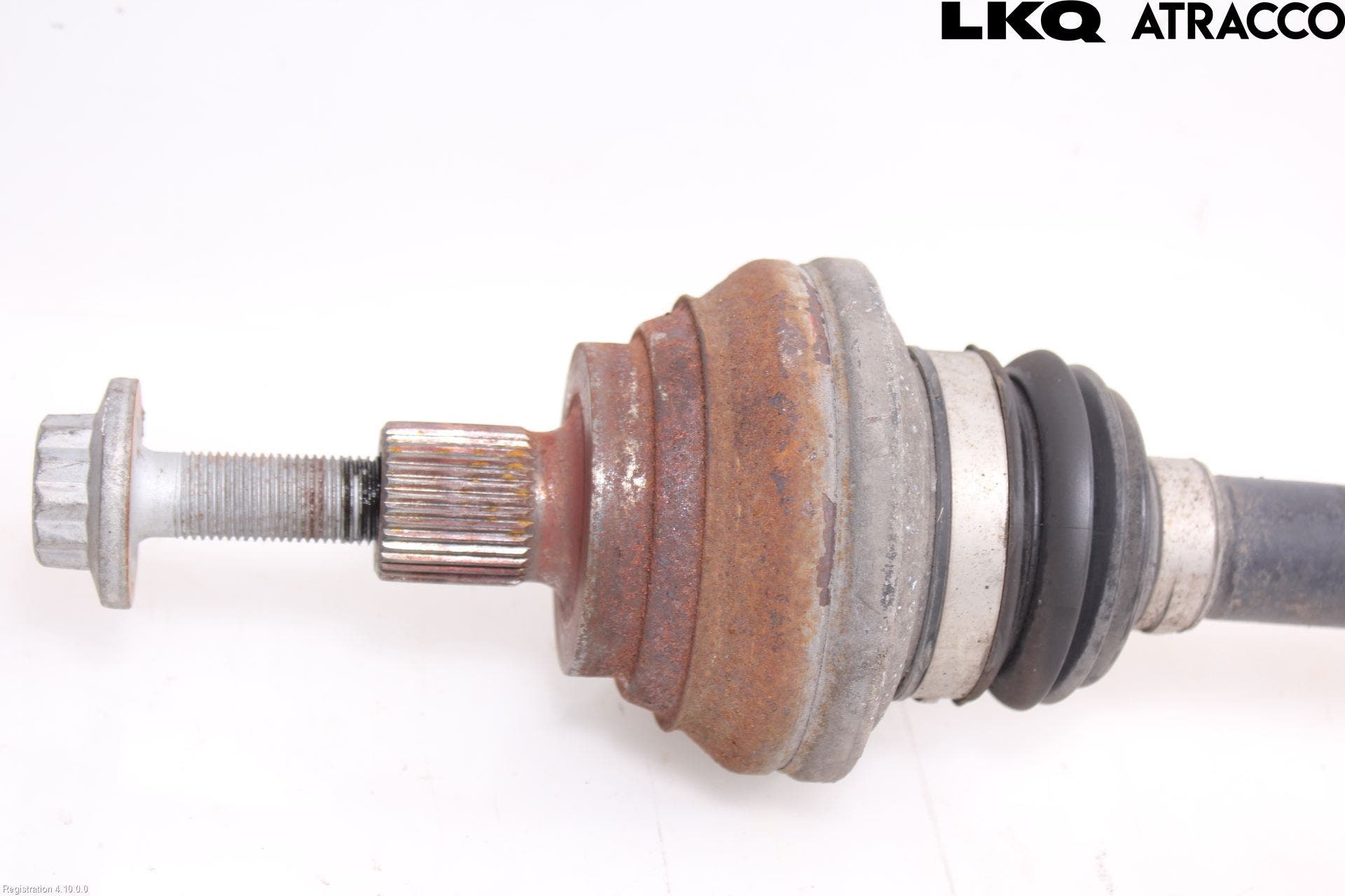 Audi Q3 F3 19- Drivaxel Fram Höger