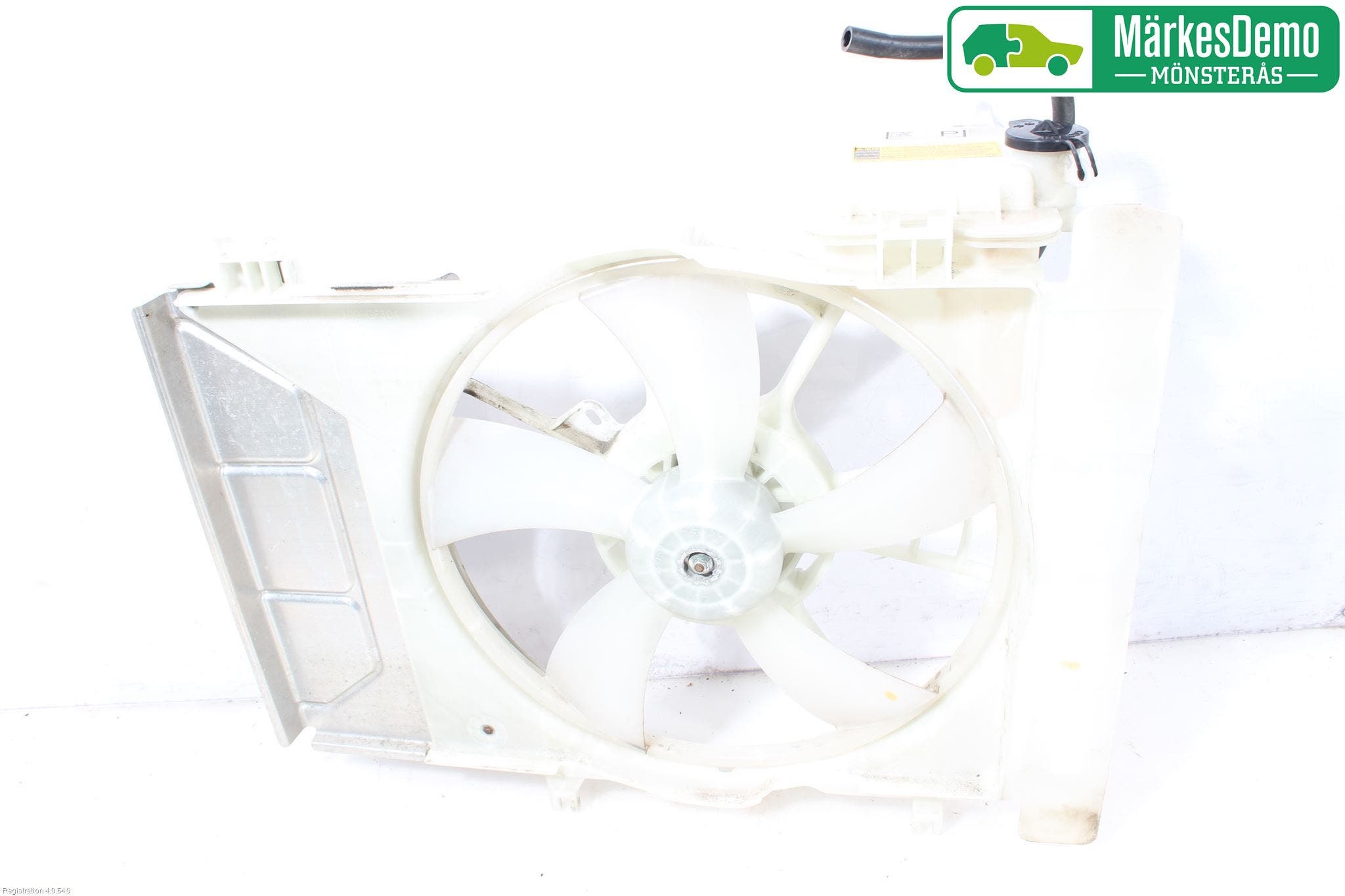 Toyota YARIS XP130 12-14 Kylfläkt El