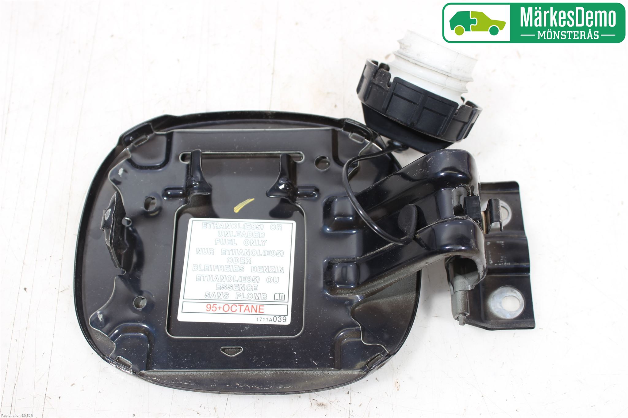 Mitsubishi OUTLANDER 07-12 Tanklucka