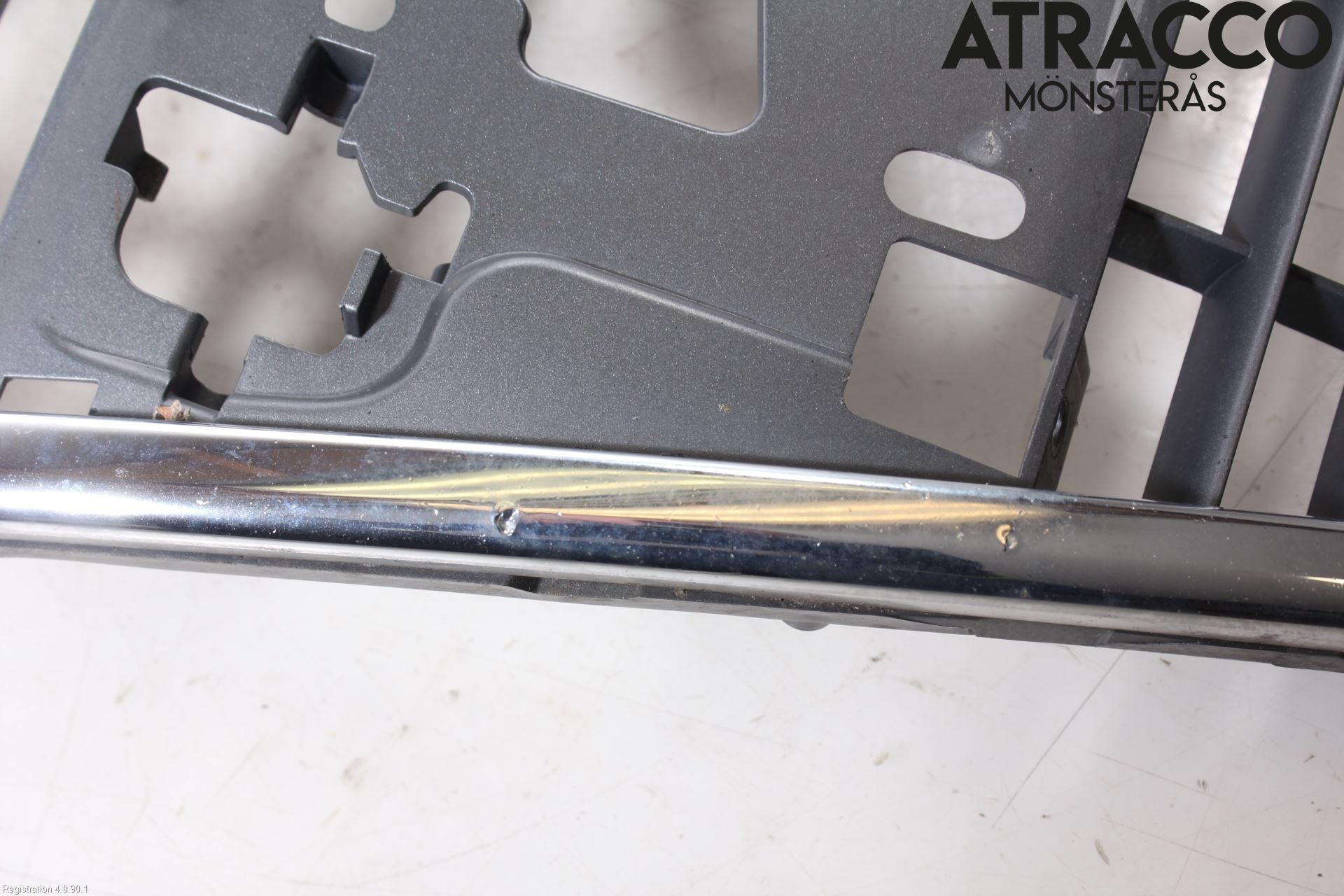 Audi A6/S6     05-11 Grill Komp