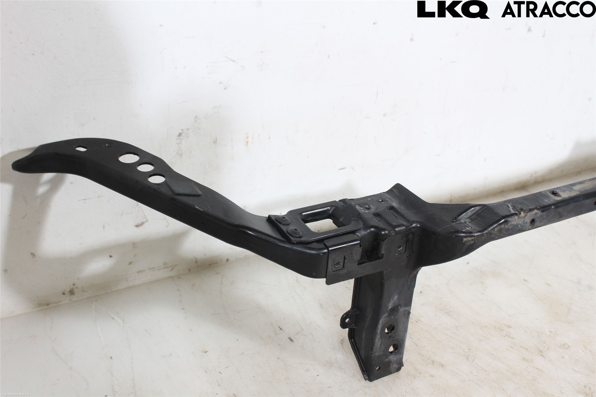 Jaguar F-PACE Front Huvlåsplåt-Balk