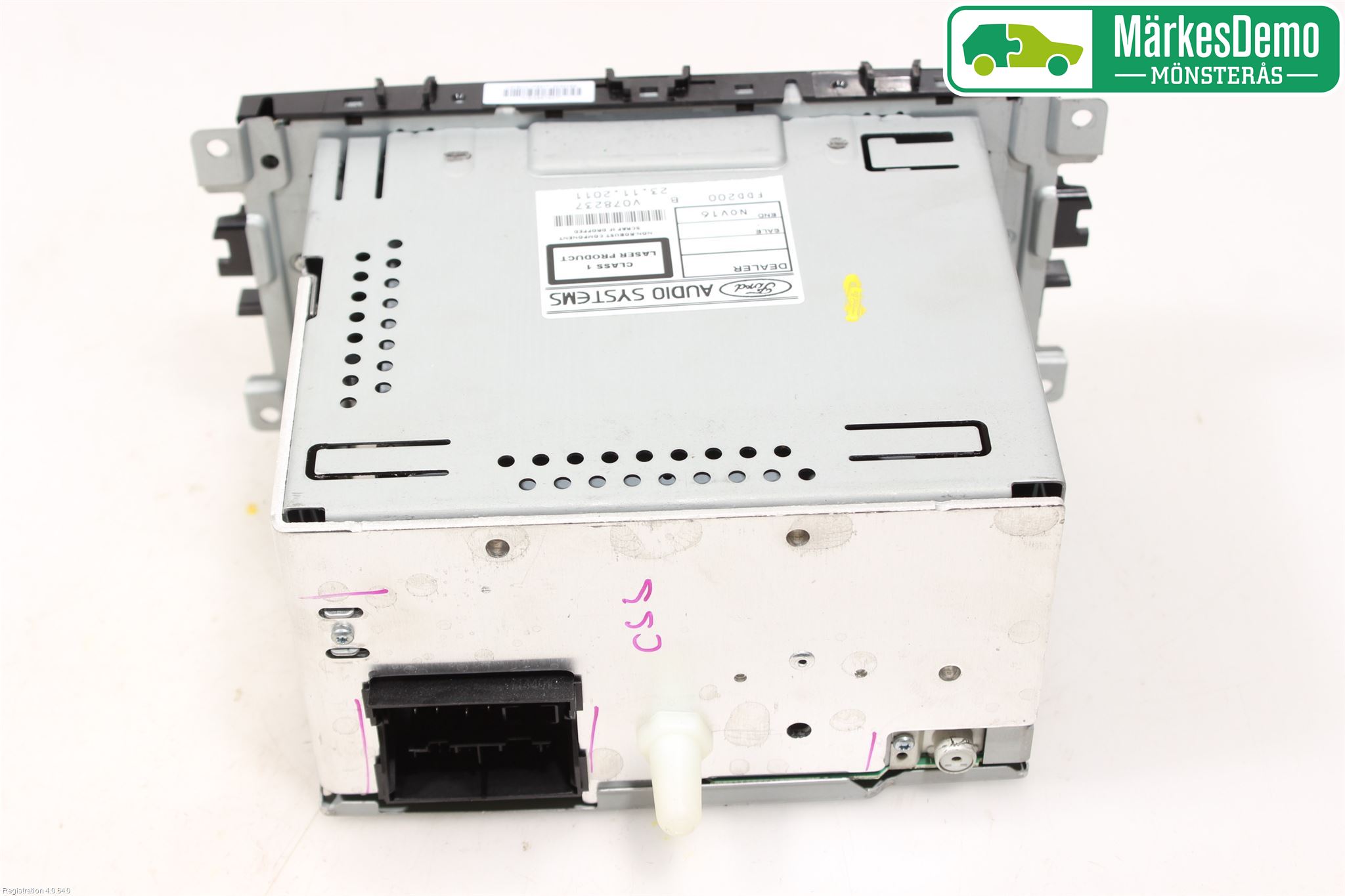 Ford TRANSIT CONNECT 09-13 Radio