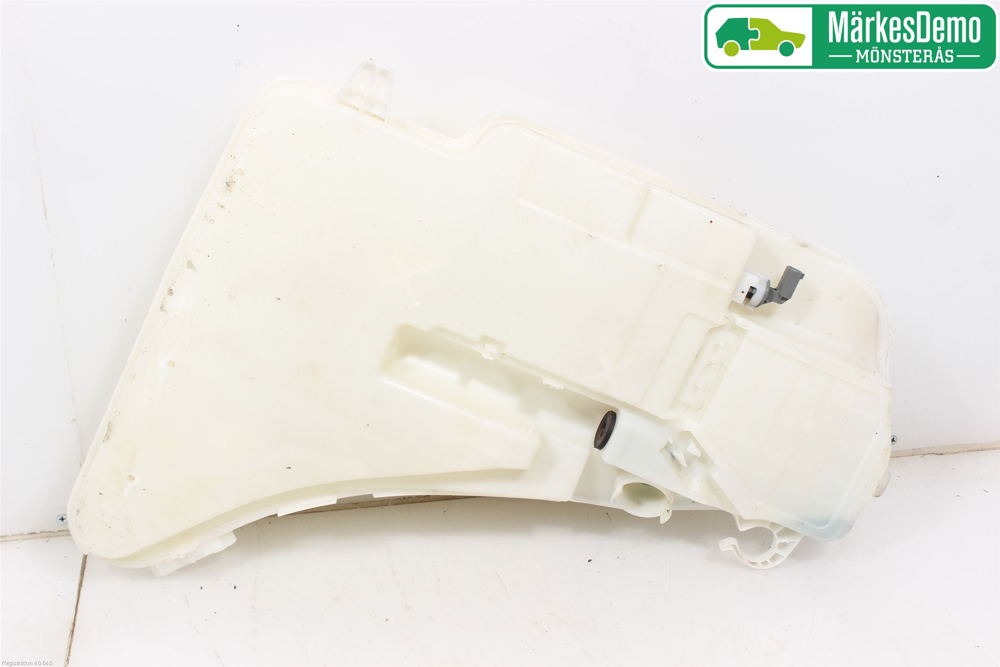 BMW 5 F10/F11/F18 09-17 Spolartank Vindruta-Strål