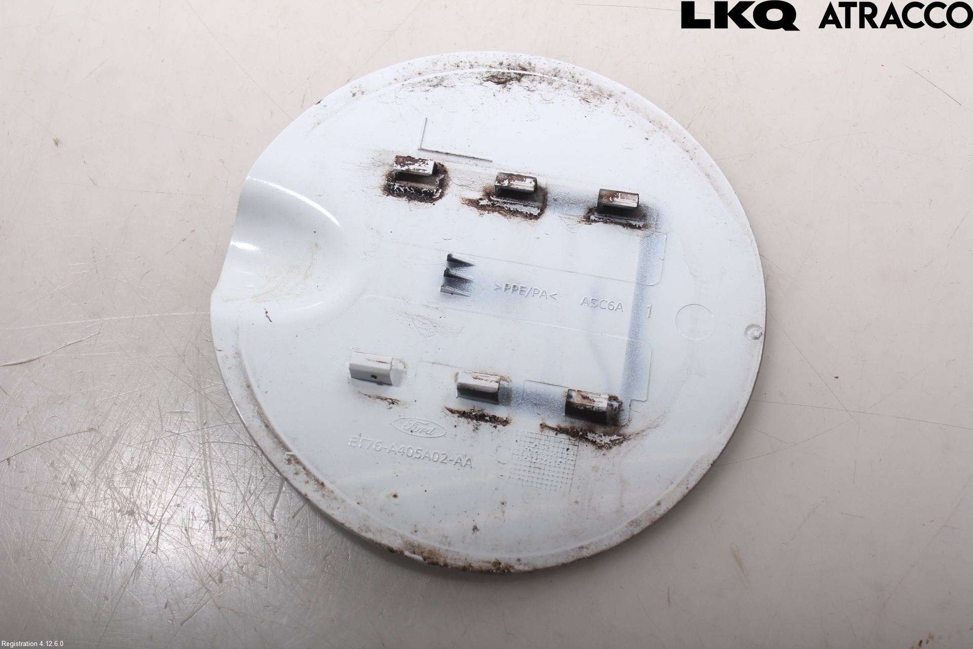 Ford TRANSIT/TOURNEO COURIER 13-23 Tanklucka