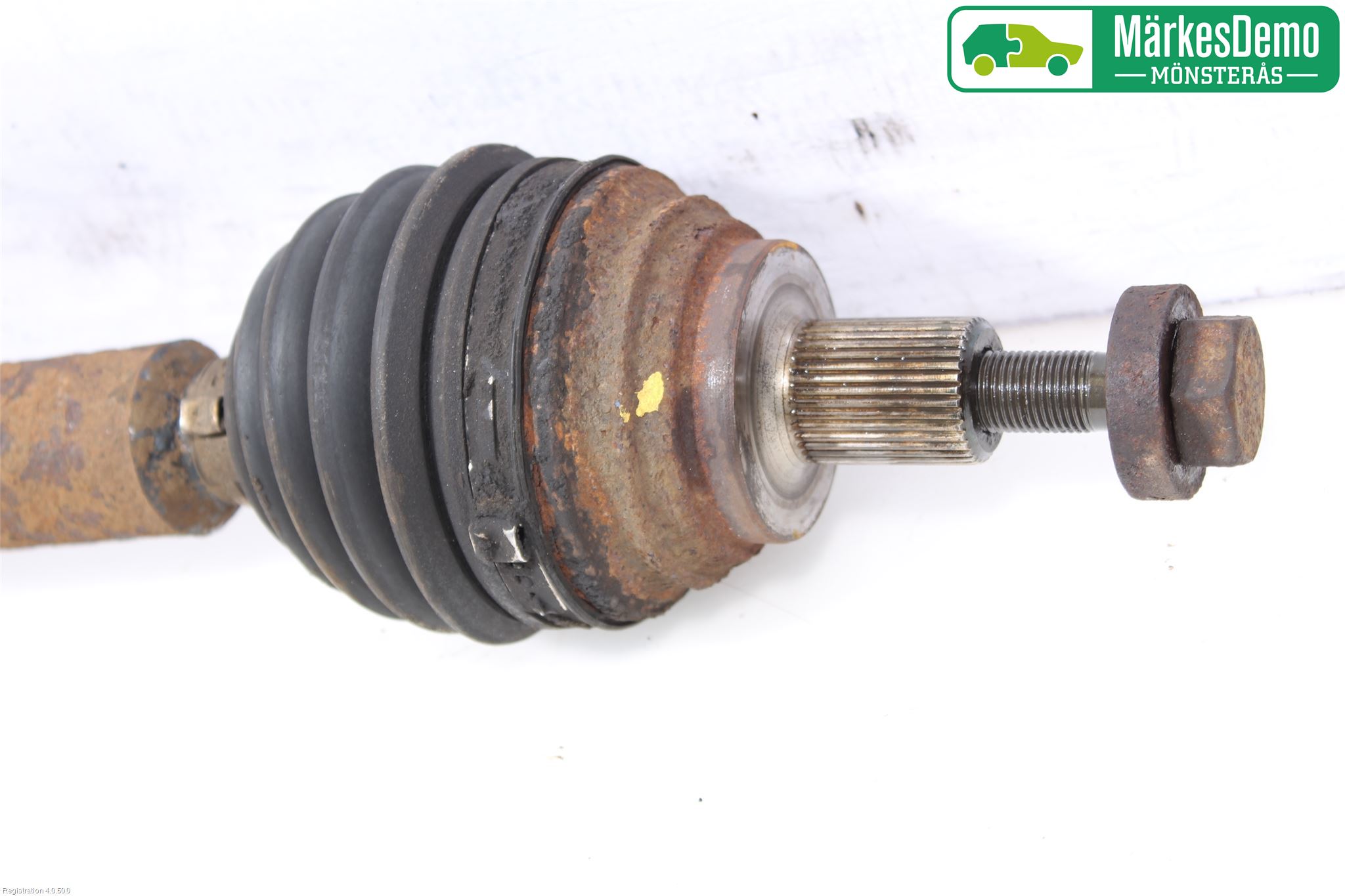 Audi A3/S3     04-05 Drivaxel Fram Höger