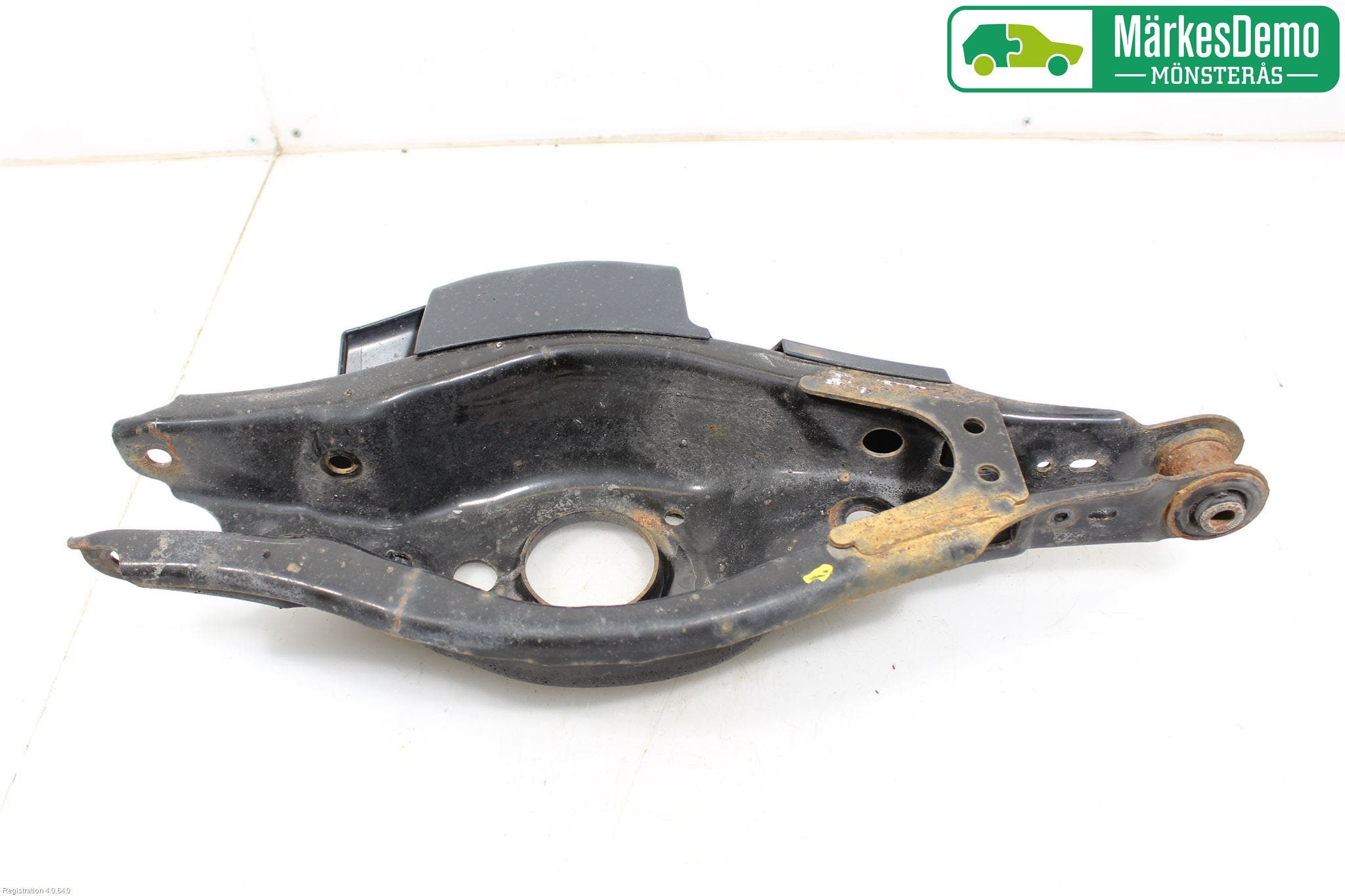 Toyota AURIS 13-19 Bärarm Bak Vänster