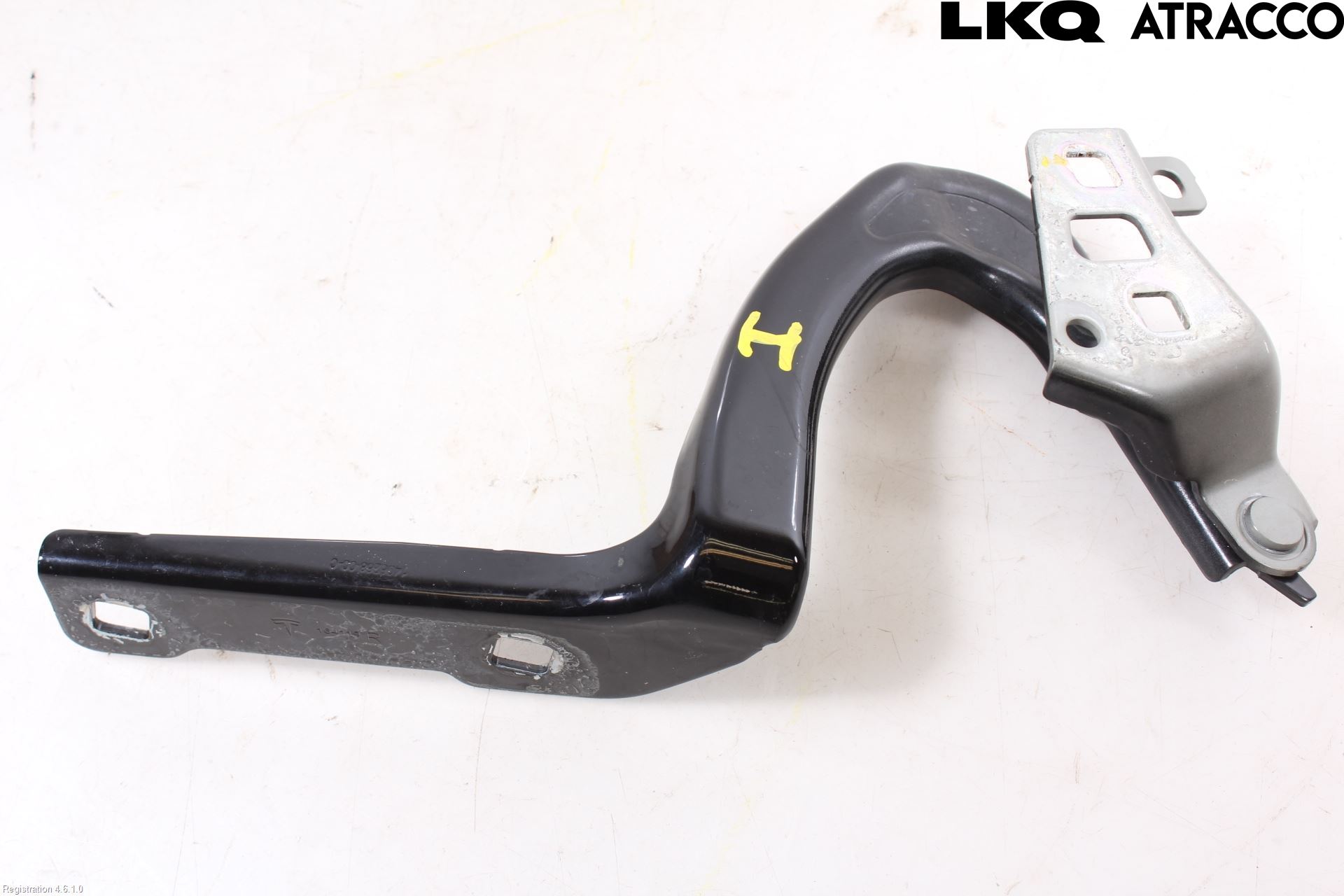 Tesla MODEL Y 21- Huvgångjärn