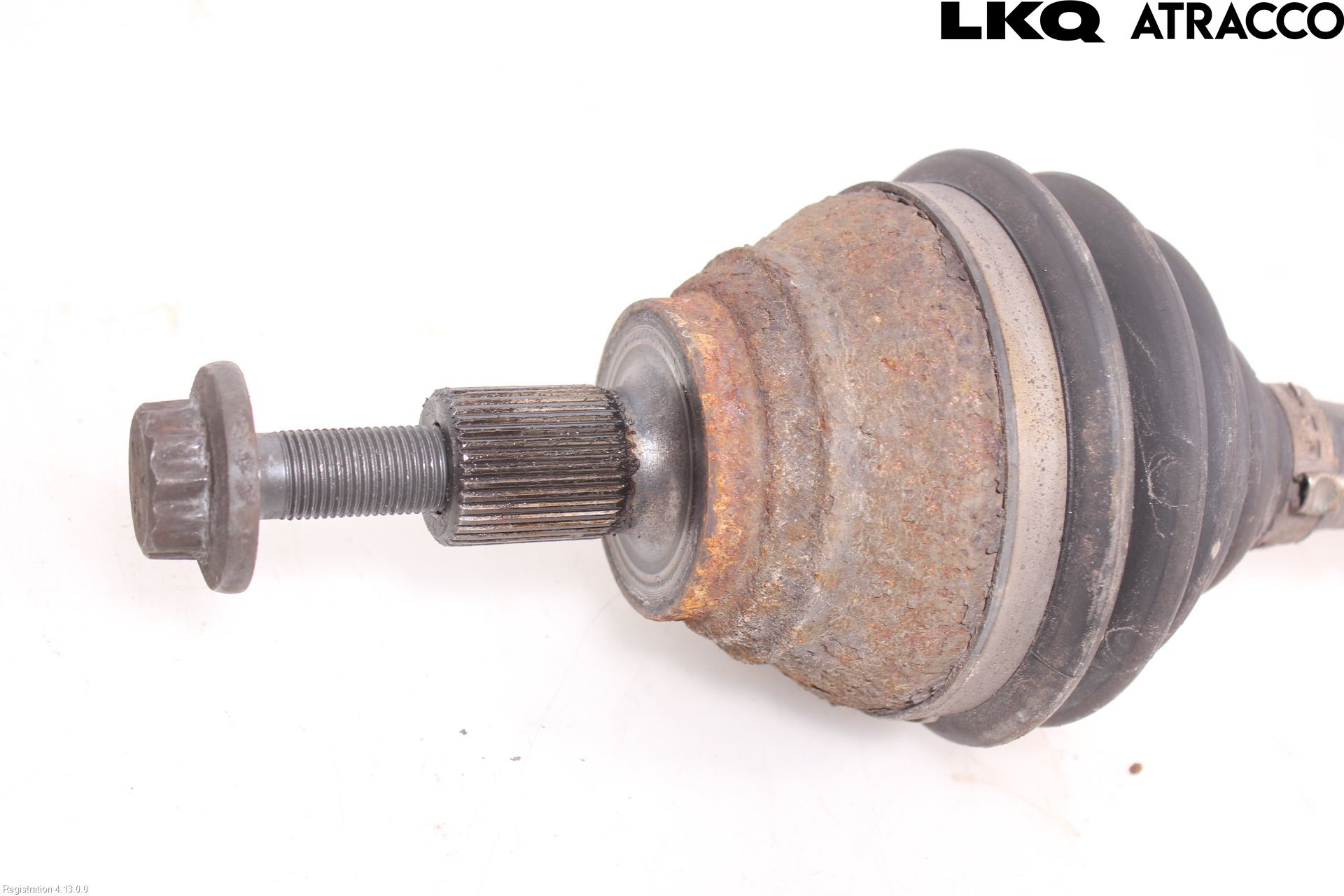 Volkswagen VW PASSAT 11-14 Drivaxel Fram Vänster