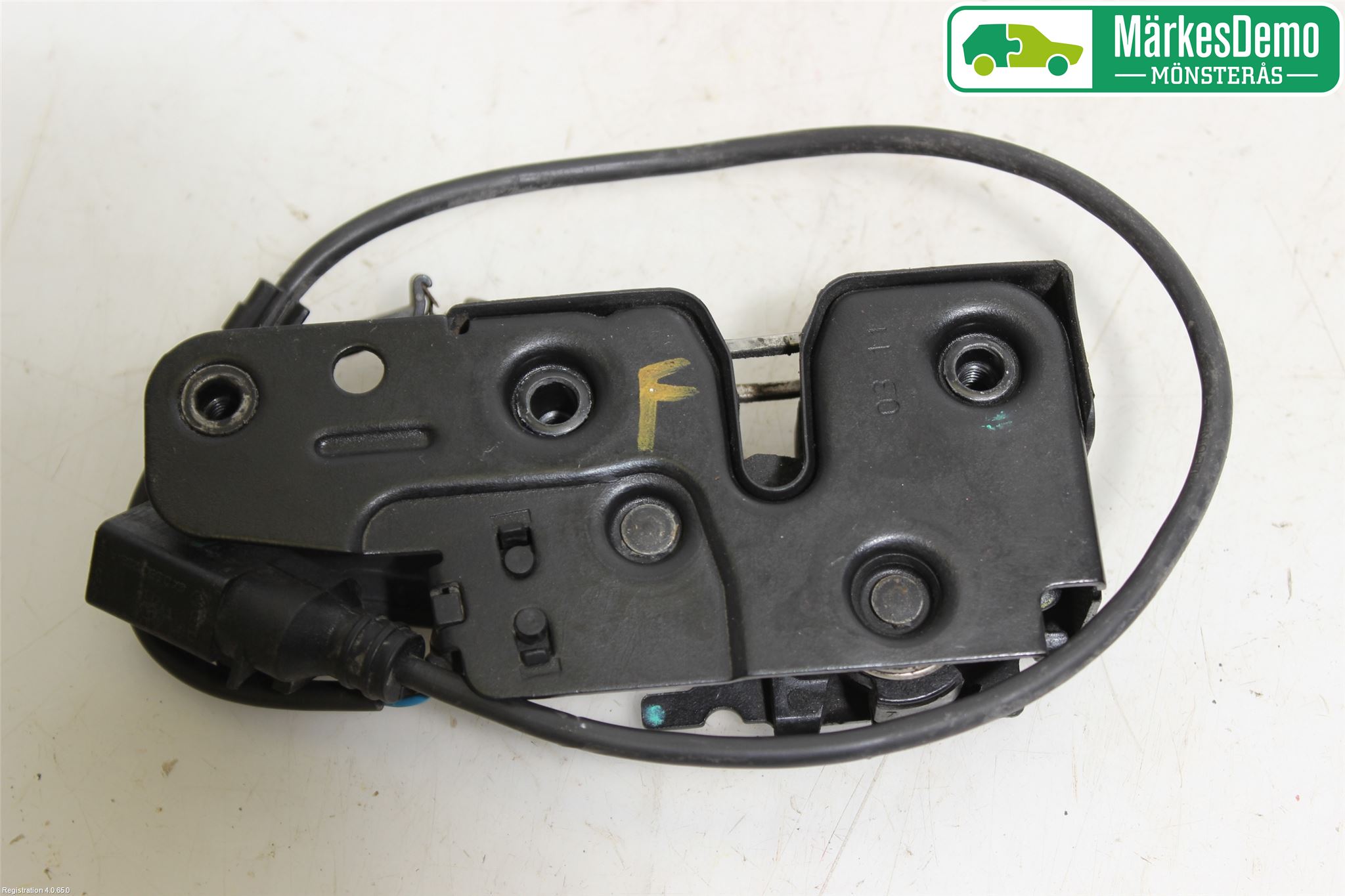 Audi A4/S4 08-11 Huvlås