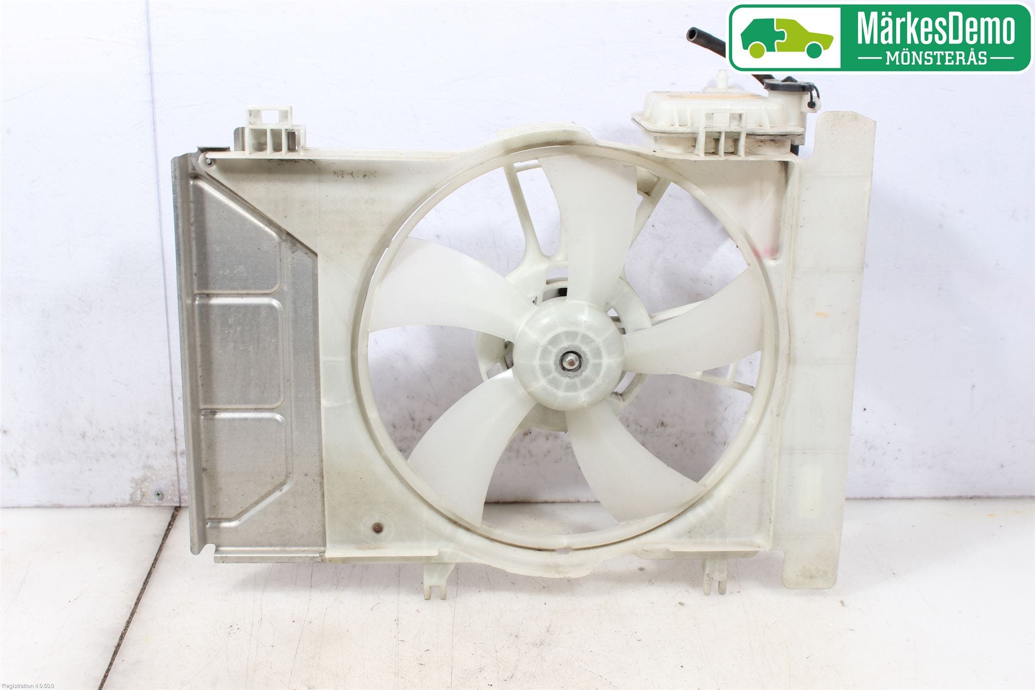 Toyota YARIS XP130 12-14 Kylfläkt El