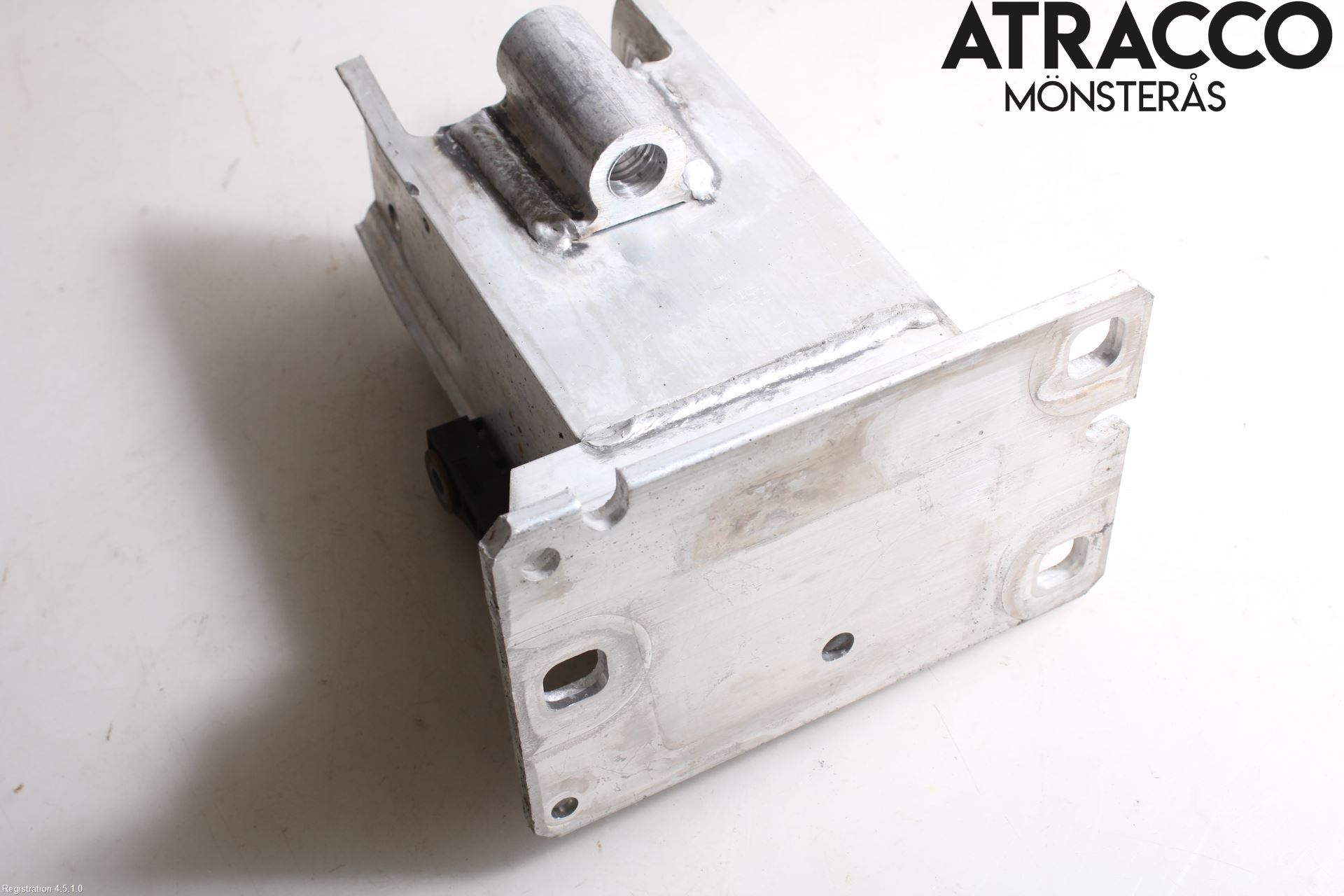 Audi A4 12-15 Stötfångarbärjärn Fram