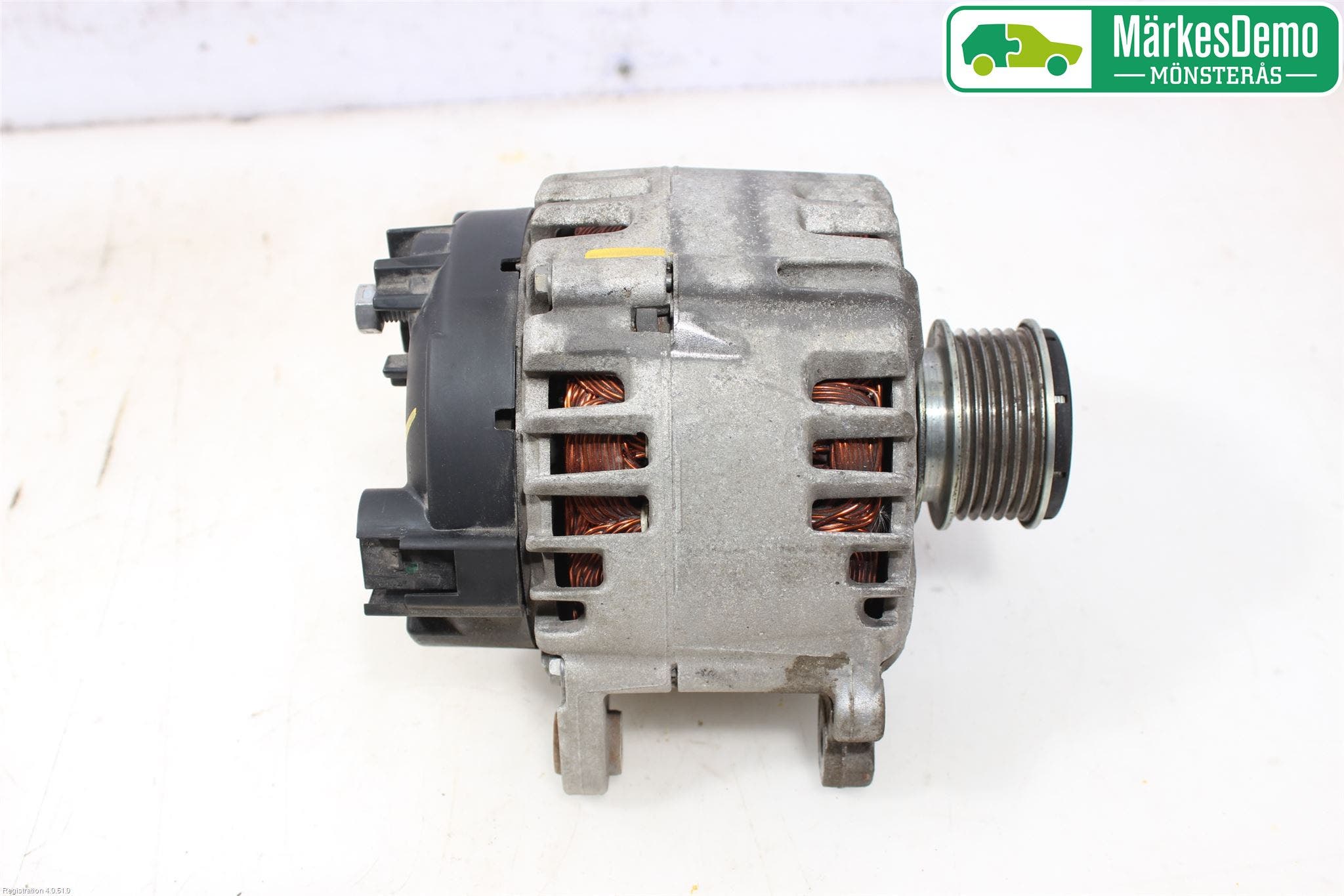 Volkswagen VW GOLF VI 09-13 Generator
