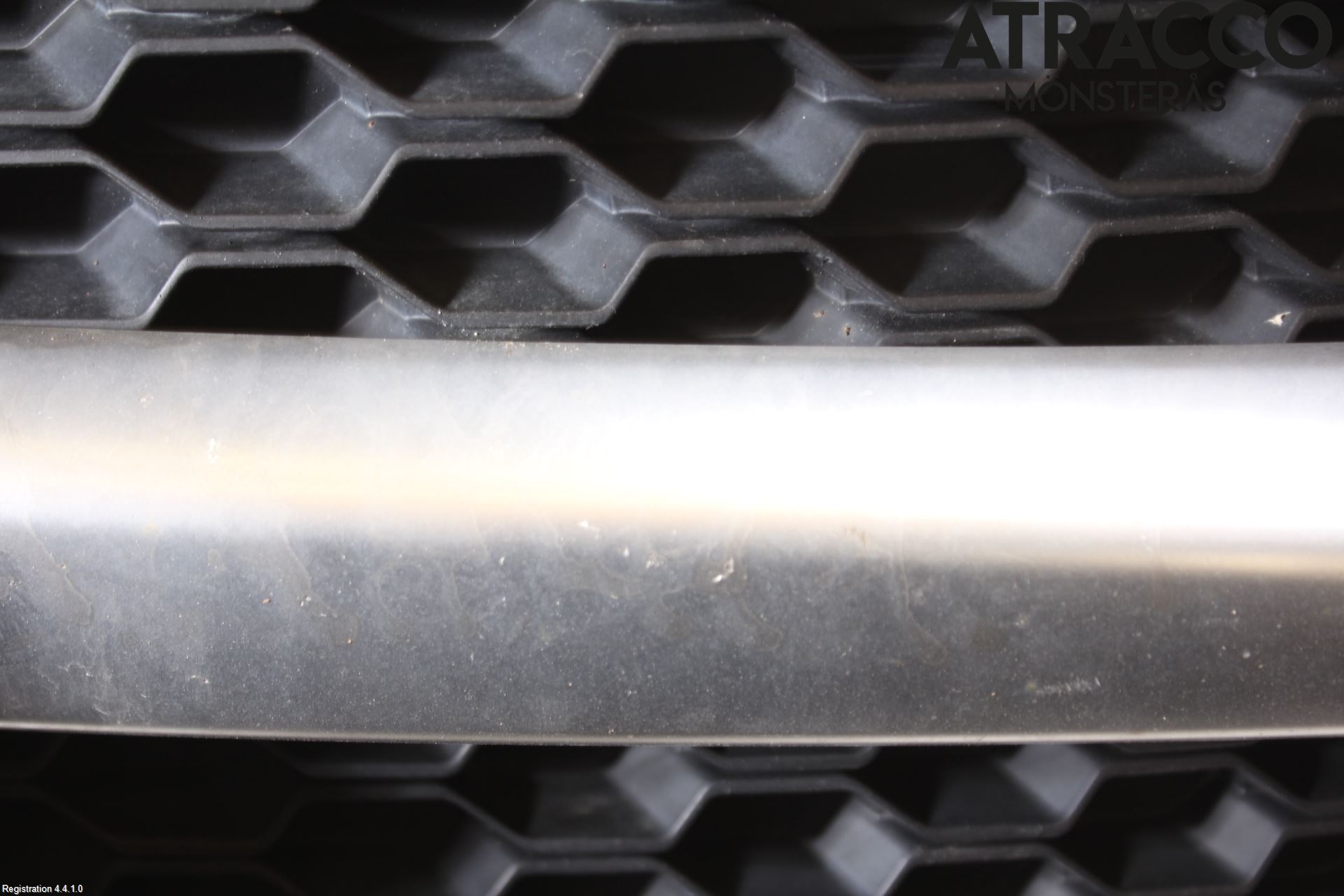 Jaguar F-PACE Grilldel Höger