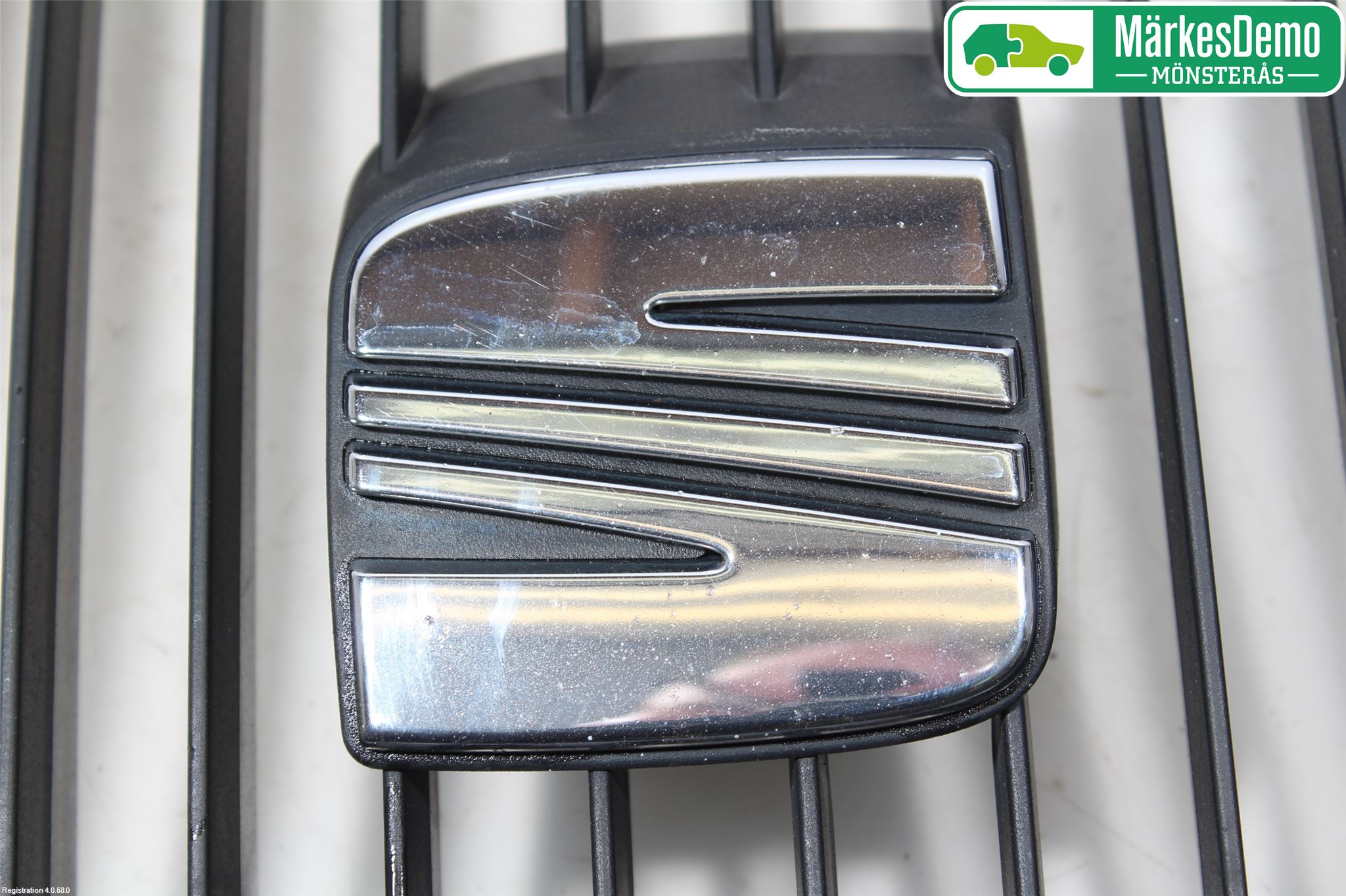 Seat LEON 06-12 Grill-Galler