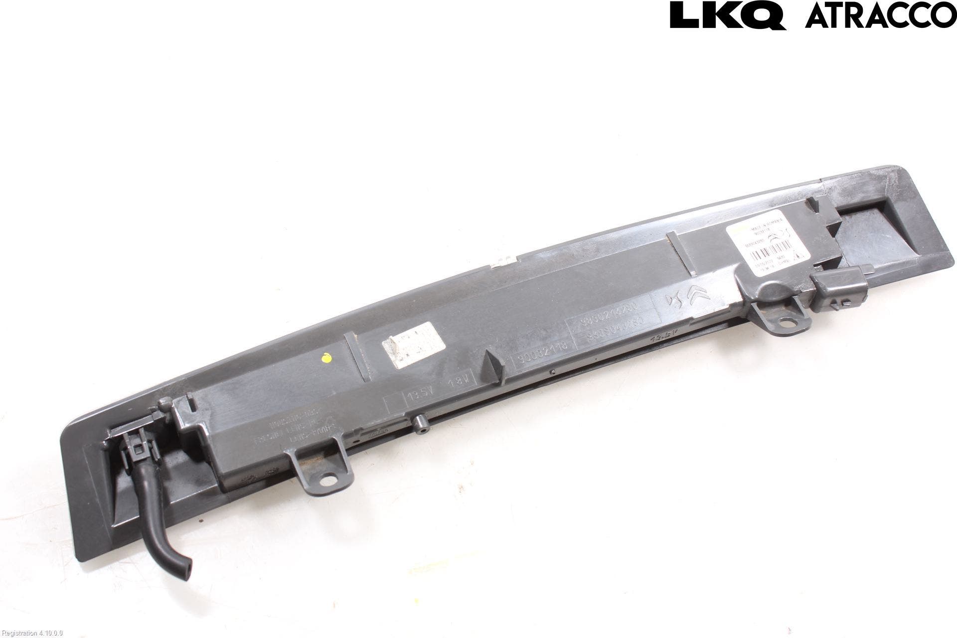 Opel CORSA F, CORSA-E 20- Bromsljus Bakruta