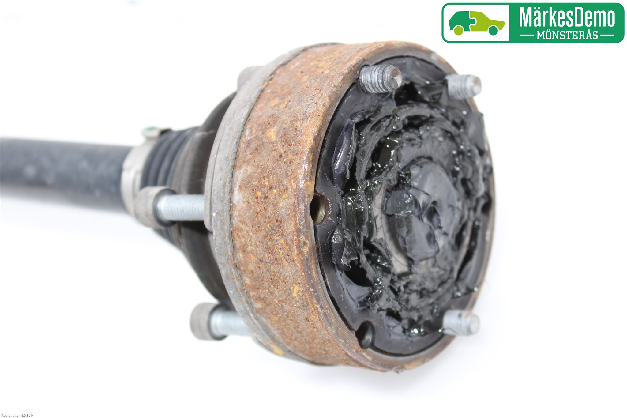 Volkswagen VW PASSAT 15-19 Drivaxel Bak Höger