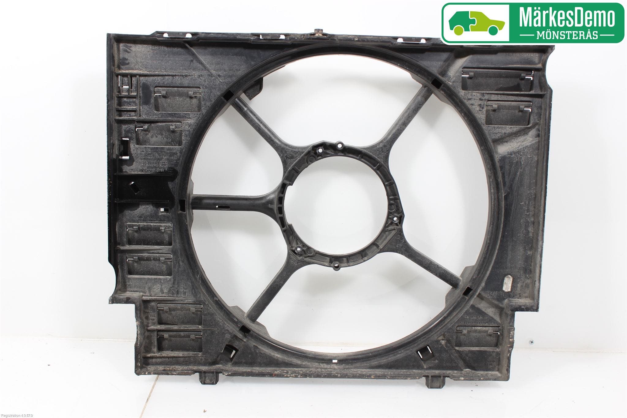 BMW 5 E60/61 Sed/Tou 02-10 Kylfläktkåpa