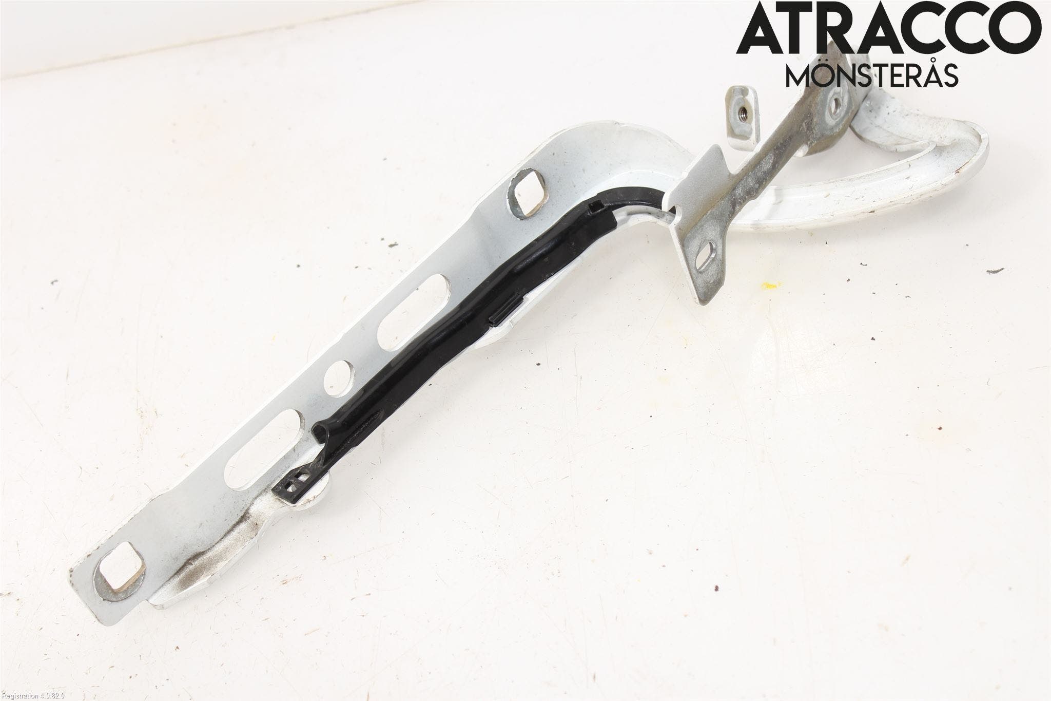 Peugeot 208 12-15 Huvgångjärn