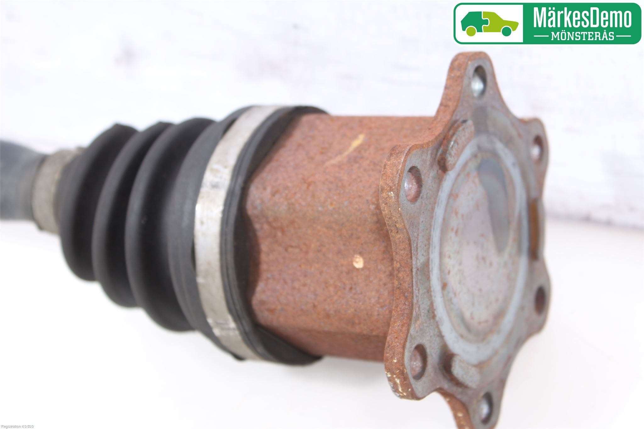 Audi A4/S4 05-07 Drivaxel Fram Höger