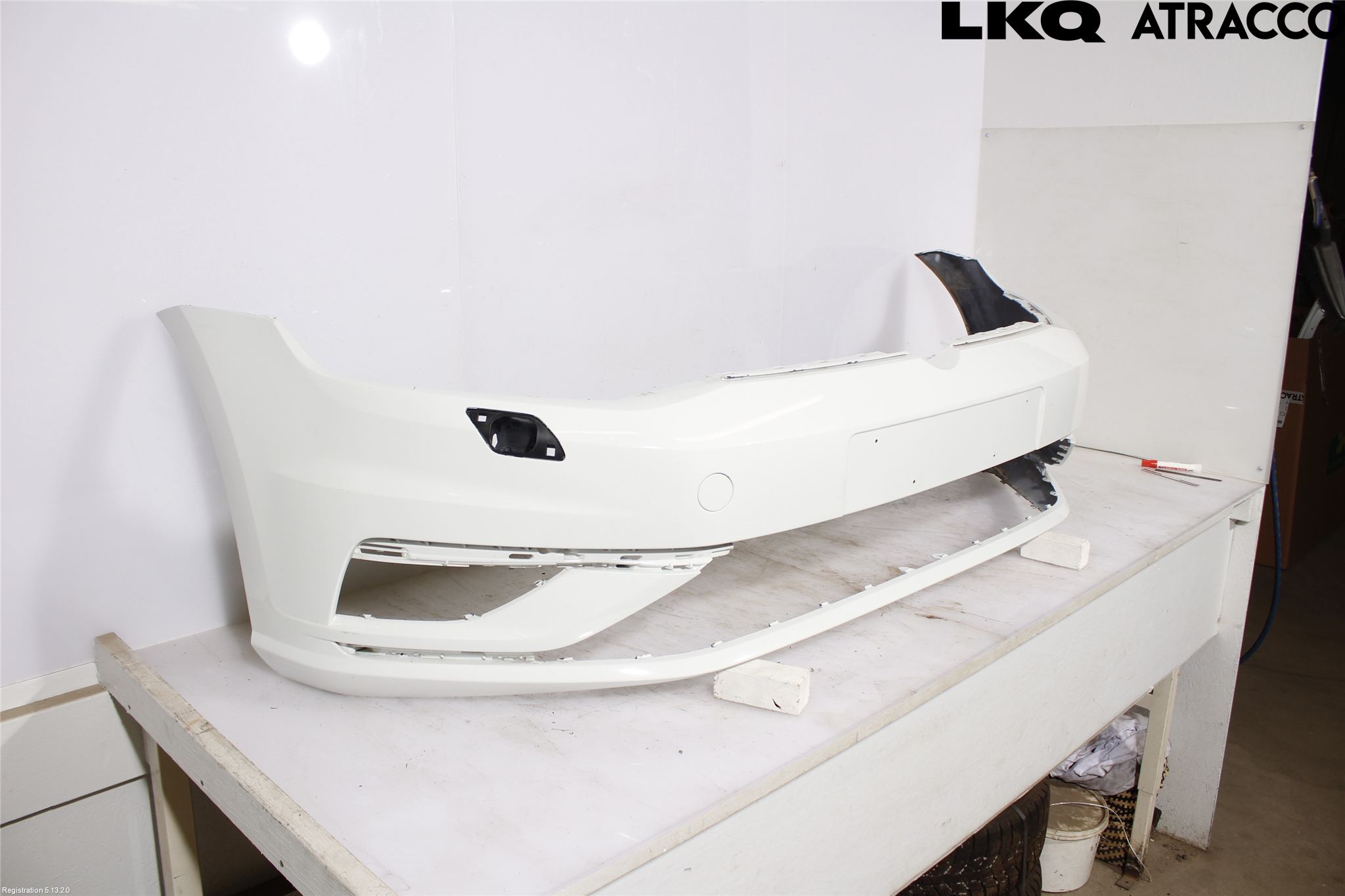 Volkswagen VW GOLF / E-GOLF VII 13-20 Stötfångarbeklädnad Fram