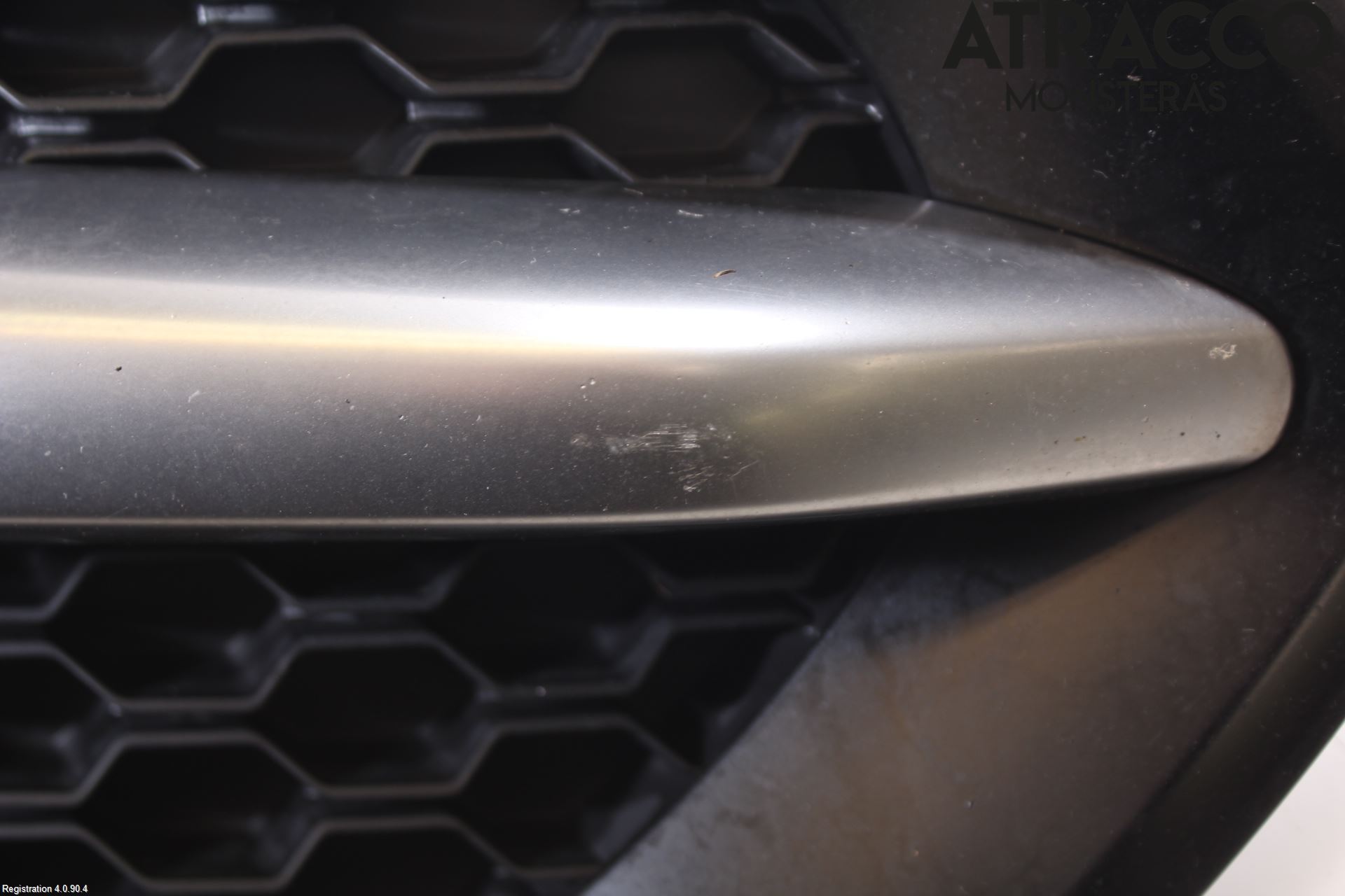 Jaguar F-PACE Grilldel Höger