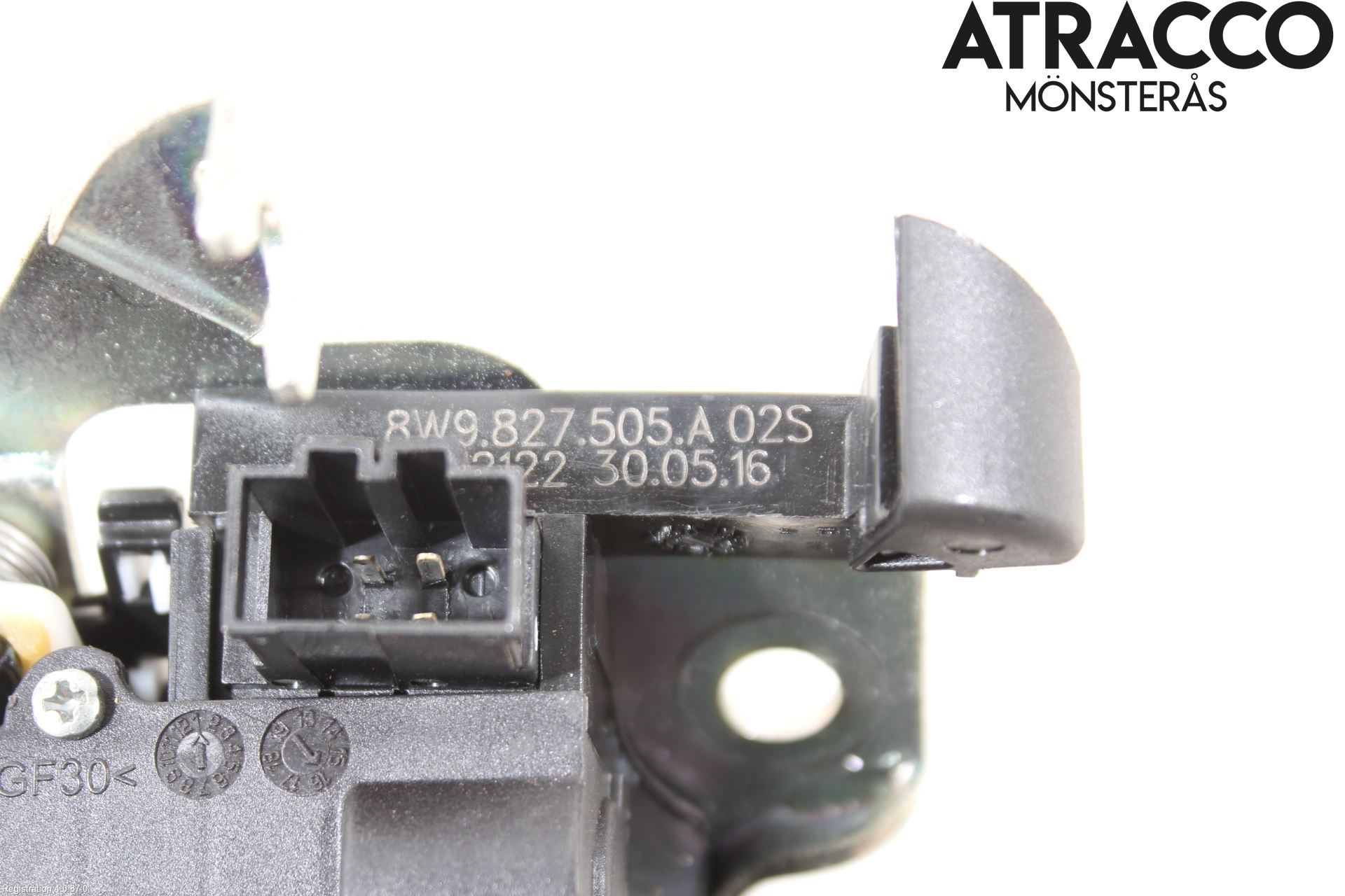 Audi A4/S4 B9 16-19 Låskista Baklucka