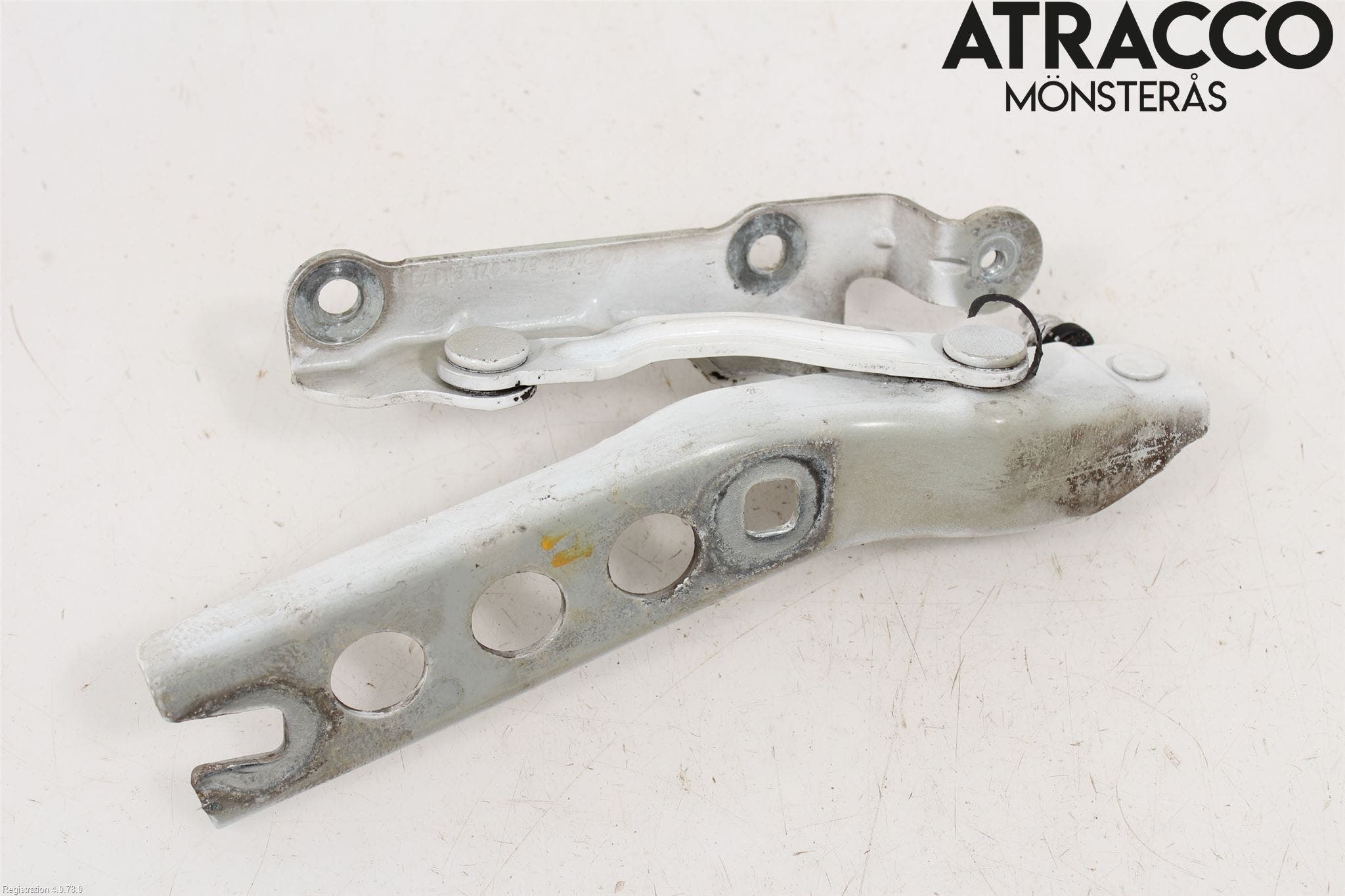 Skoda OCTAVIA (1Z) 05-13 Huvgångjärn