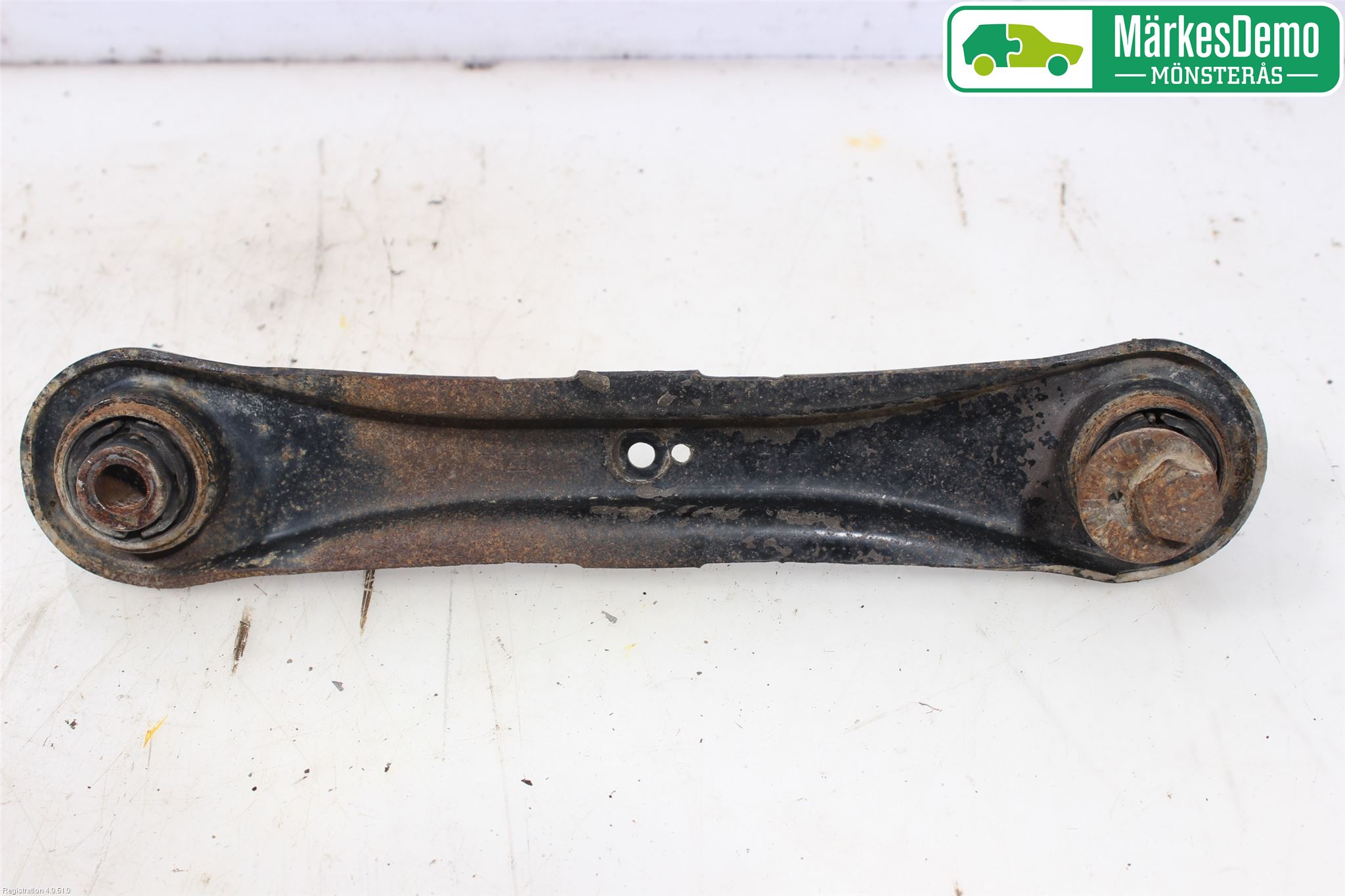 Mitsubishi OUTLANDER 13-21 Bärarm Bak Höger