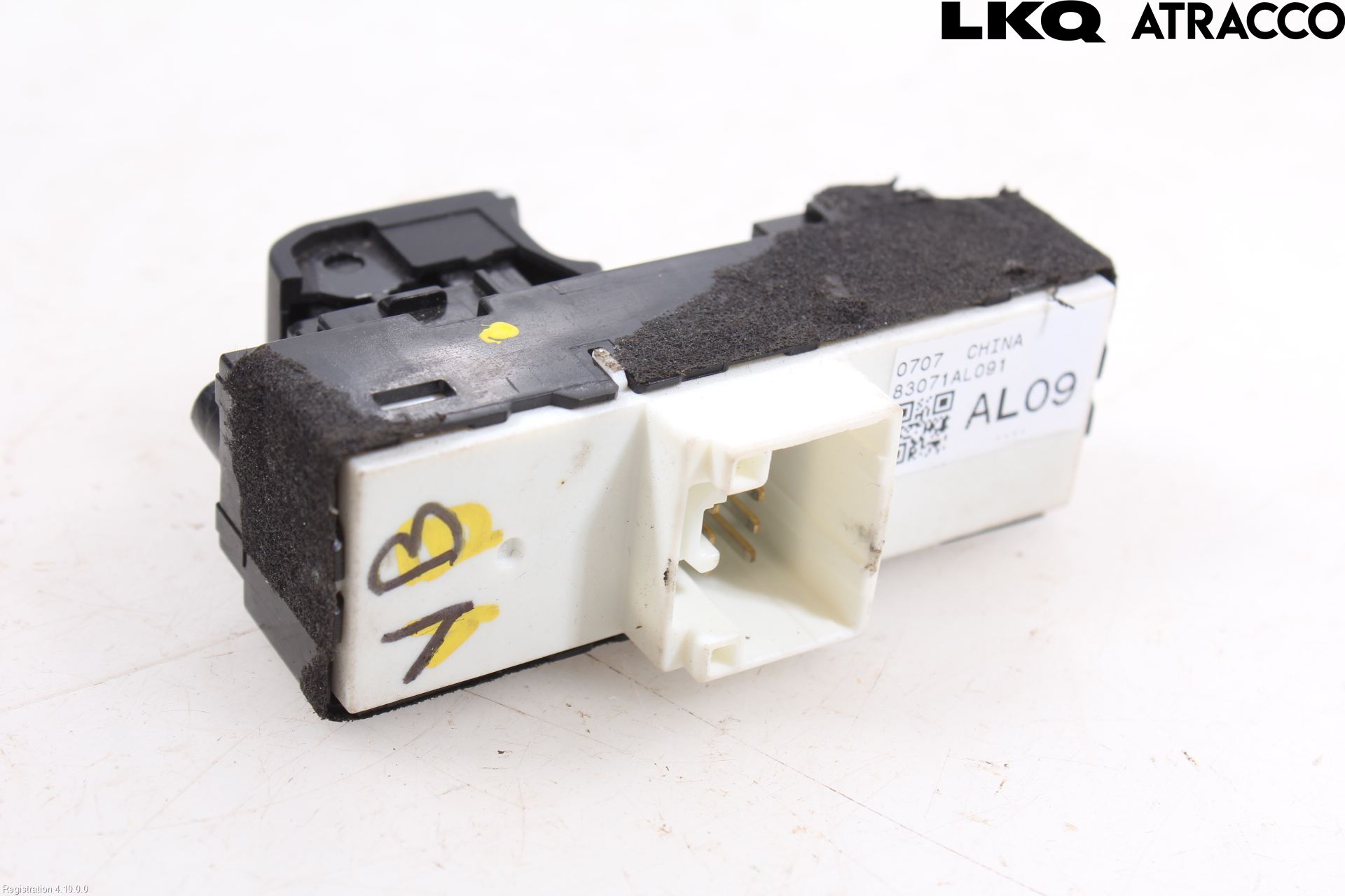 Subaru OUTBACK 15-20 Strömställare Elhiss