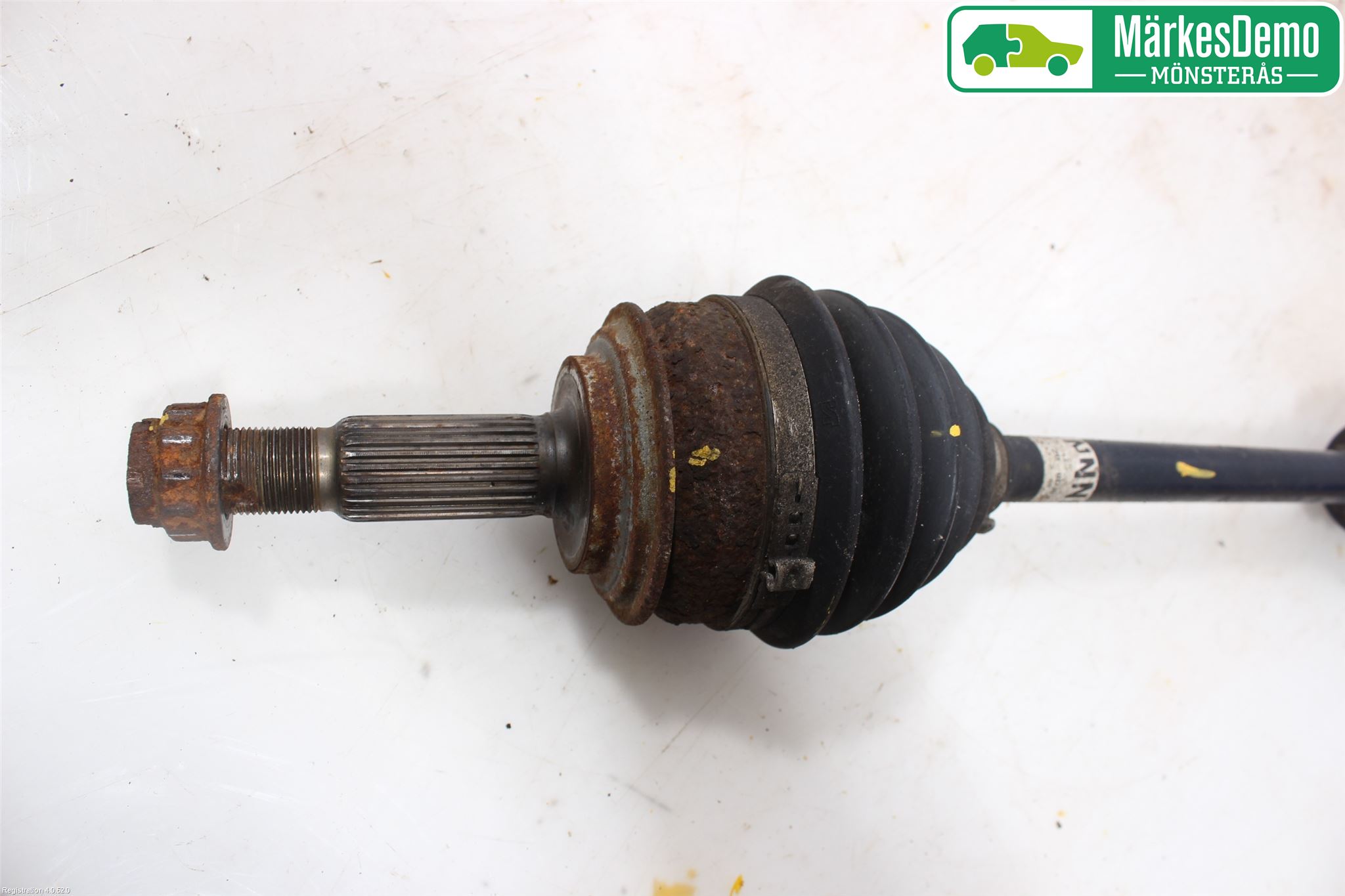 Toyota YARIS XP130 12-14 Drivaxel Fram Vänster