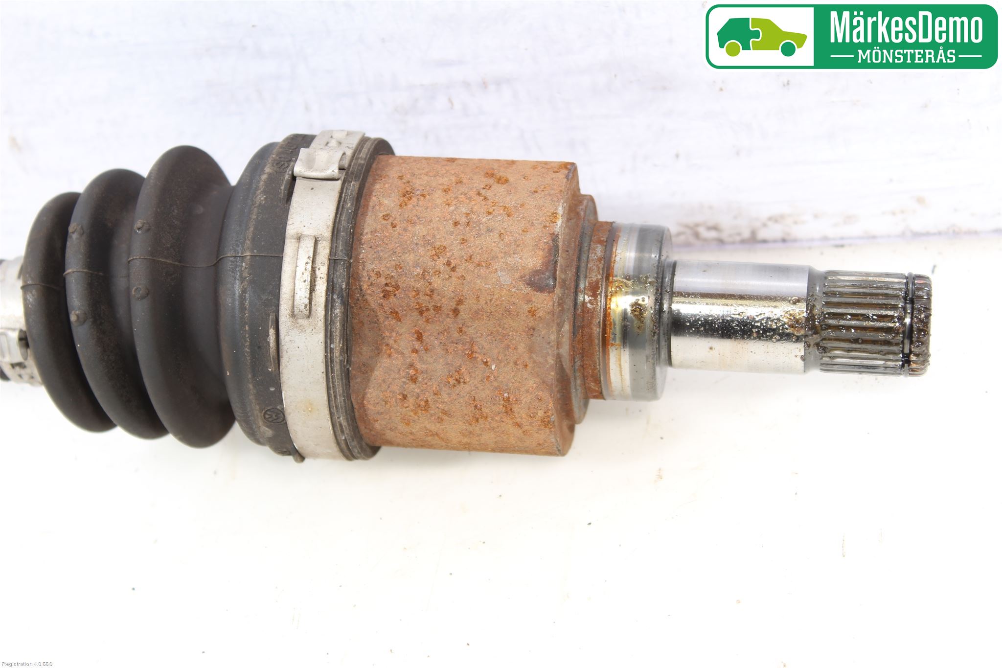 Volkswagen VW UP! / E-UP! Drivaxel Fram Vänster