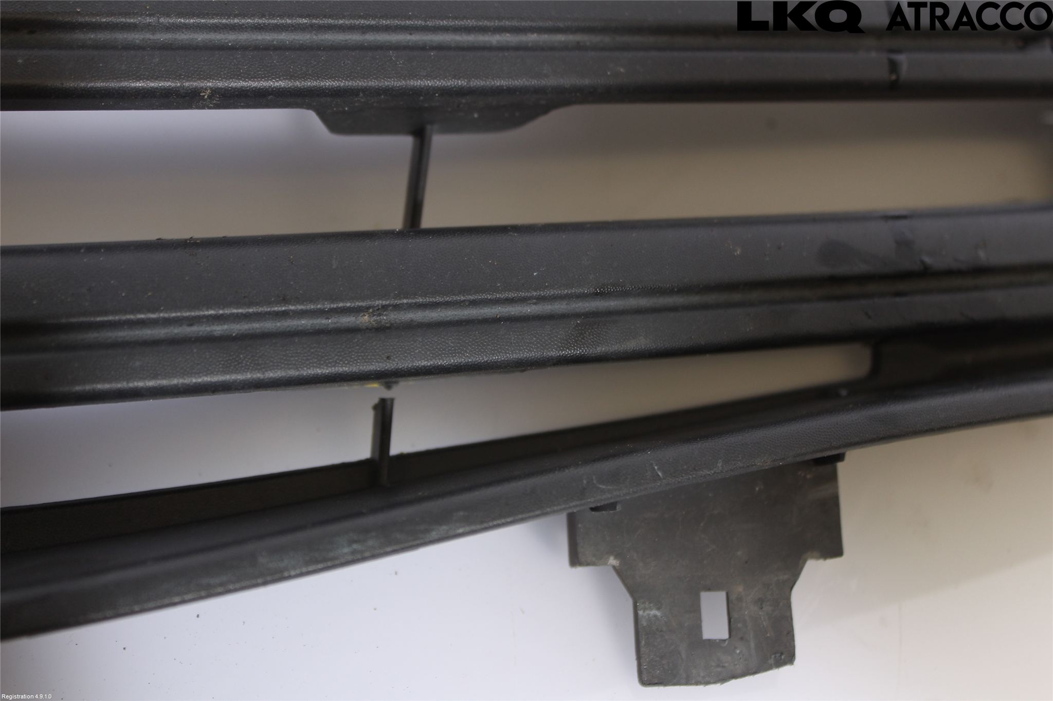 Opel VIVARO 15-19 Grill Komp