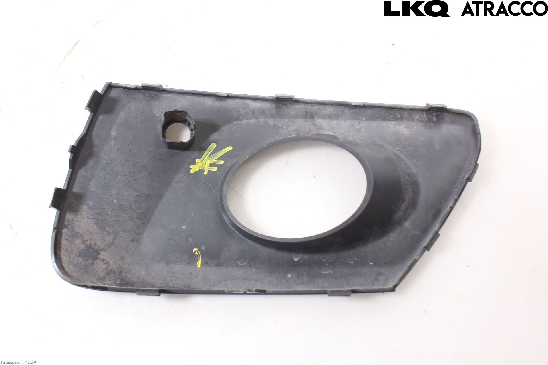 Volvo XC70 14-16 Dimljussarg Fram