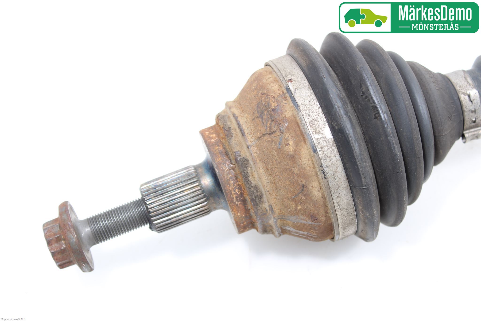 Volkswagen VW CADDY 11-15 Drivaxel Fram Höger