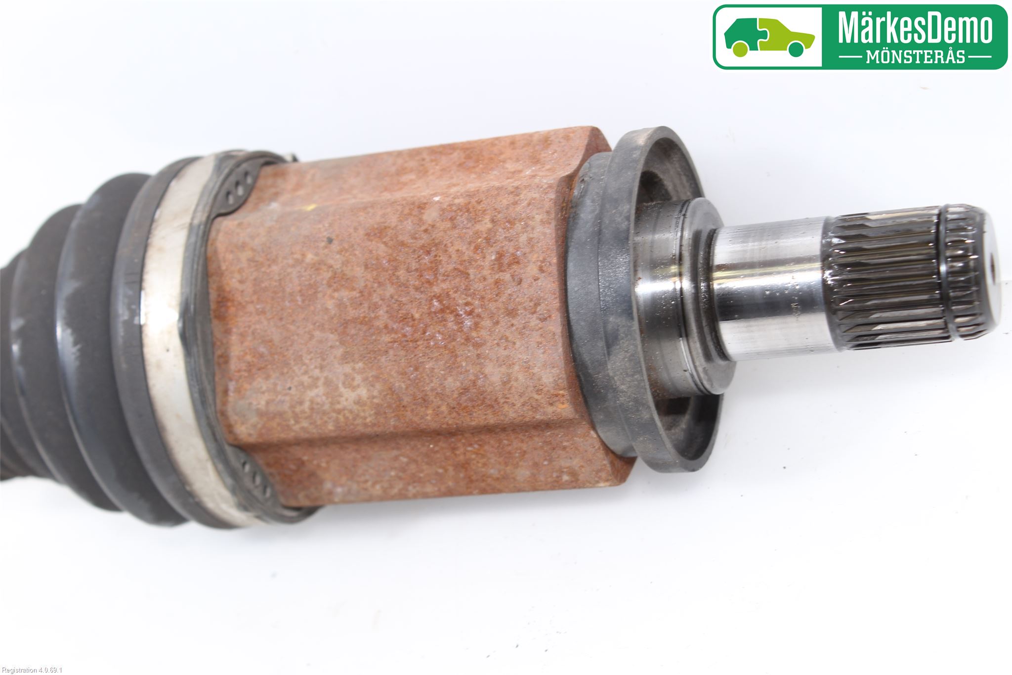 BMW 3 F30/F31/F80 12-19 Drivaxel Fram Vänster