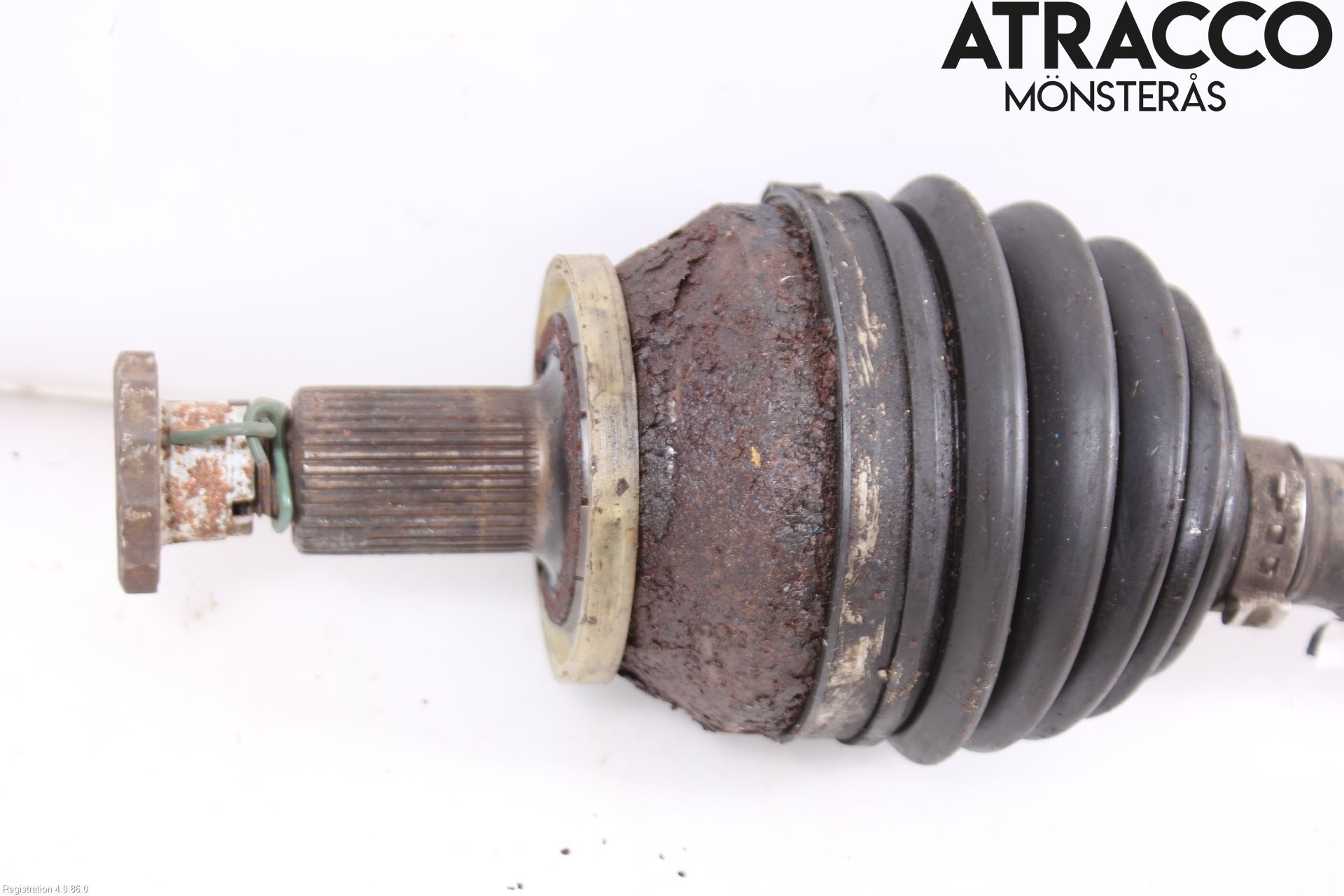 Volkswagen VW POLO 05-09 Drivaxel Fram Vänster