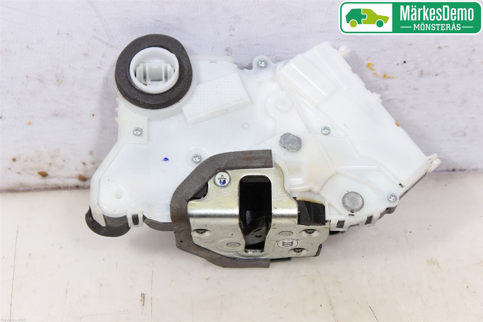 Toyota VERSO-S 11-16 Låskista-Dörrlås