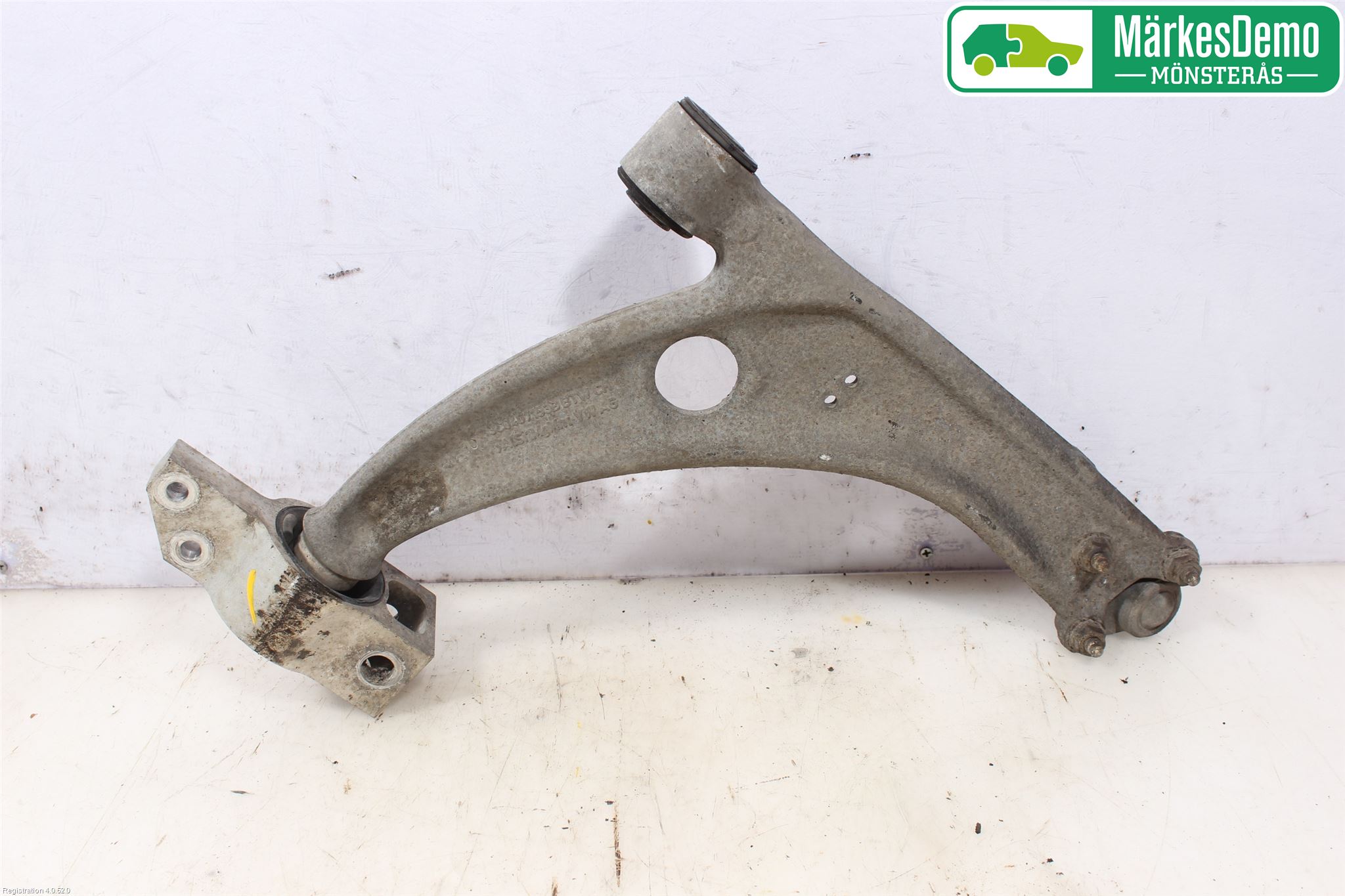 Volkswagen VW PASSAT 05-11 Bärarm Fram Undre Vä