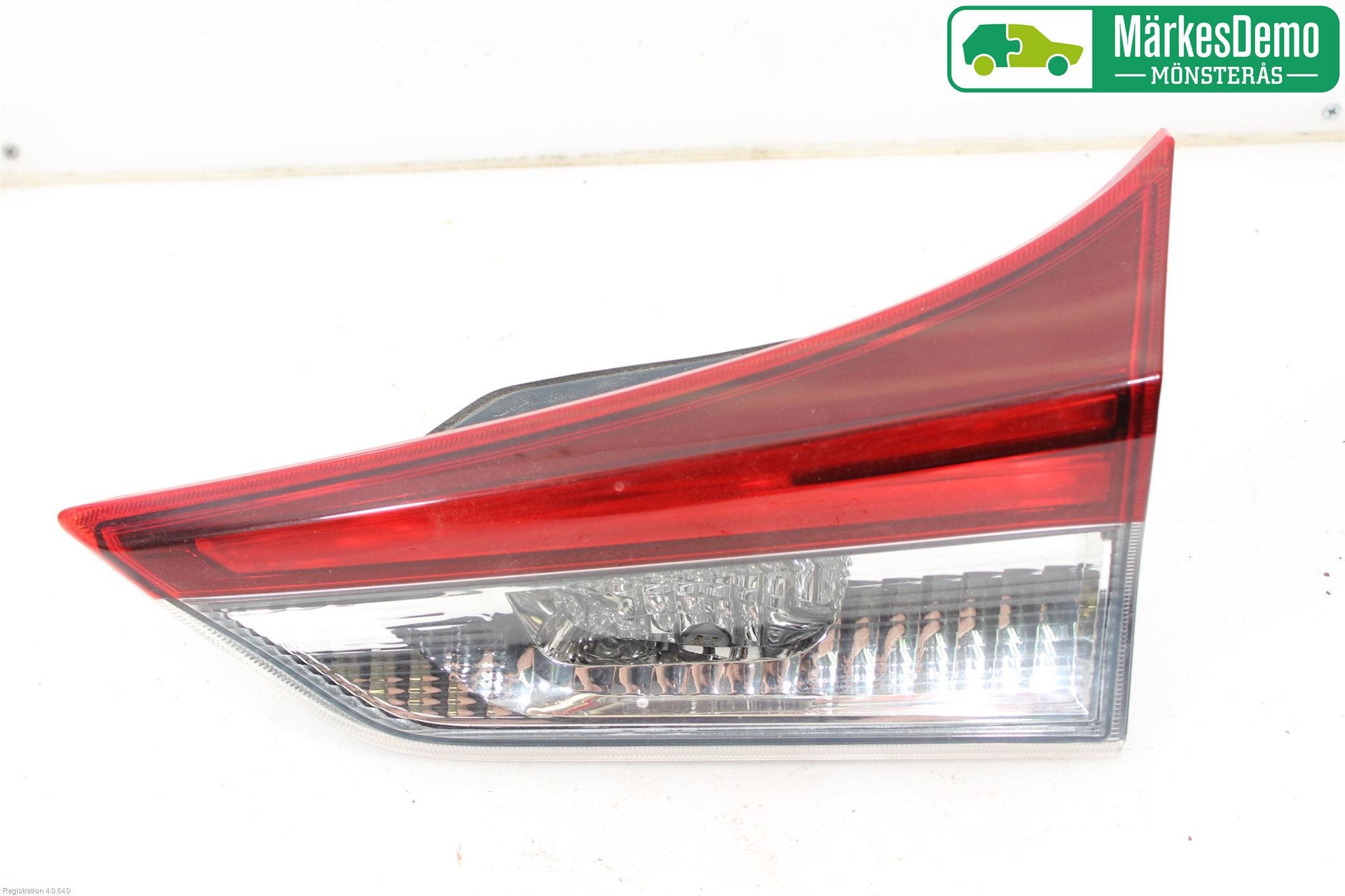 Toyota AURIS 13-19 Bakljus Lucka Hö