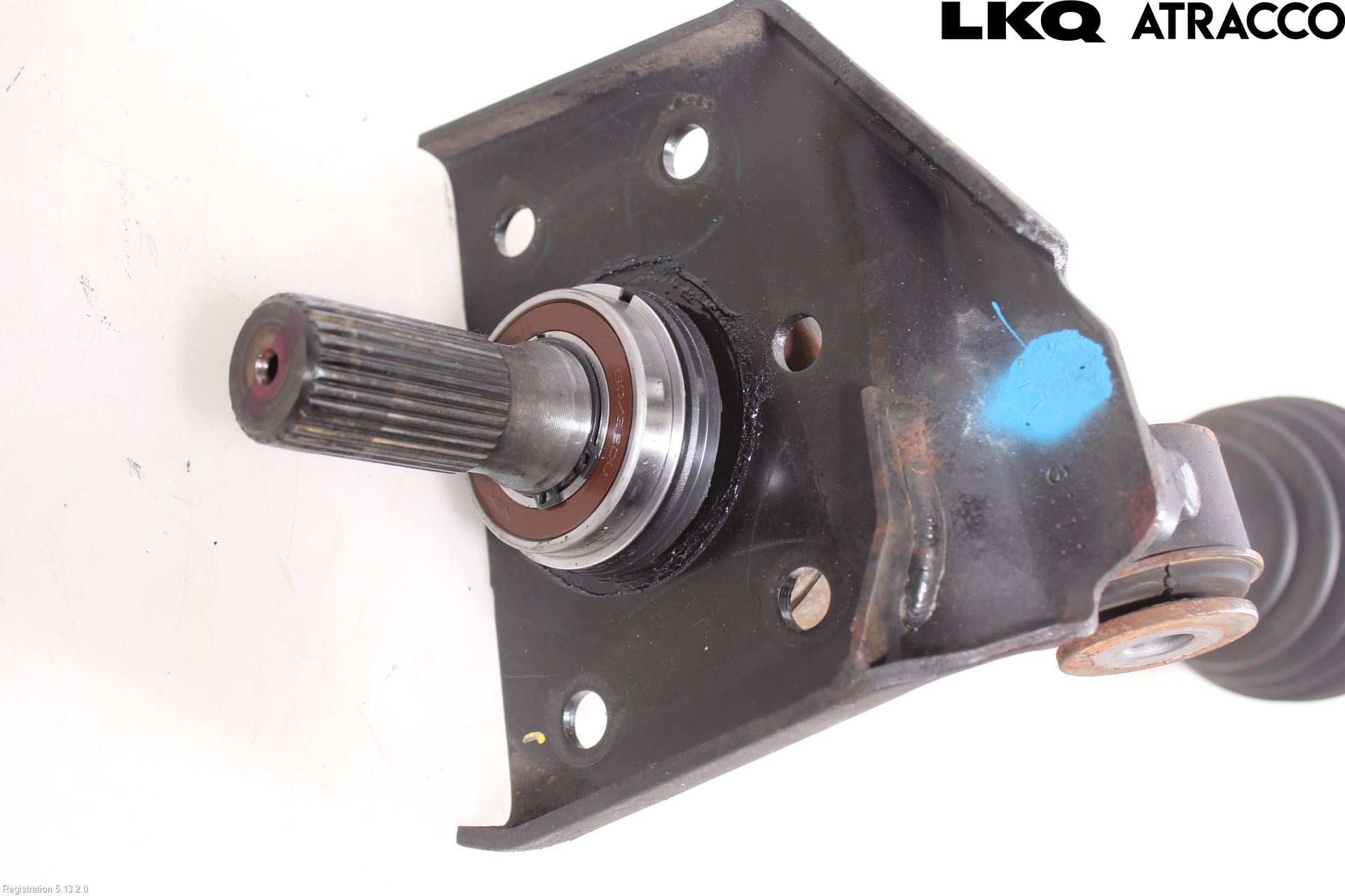 Isuzu D-MAX Drivaxel Fram Höger