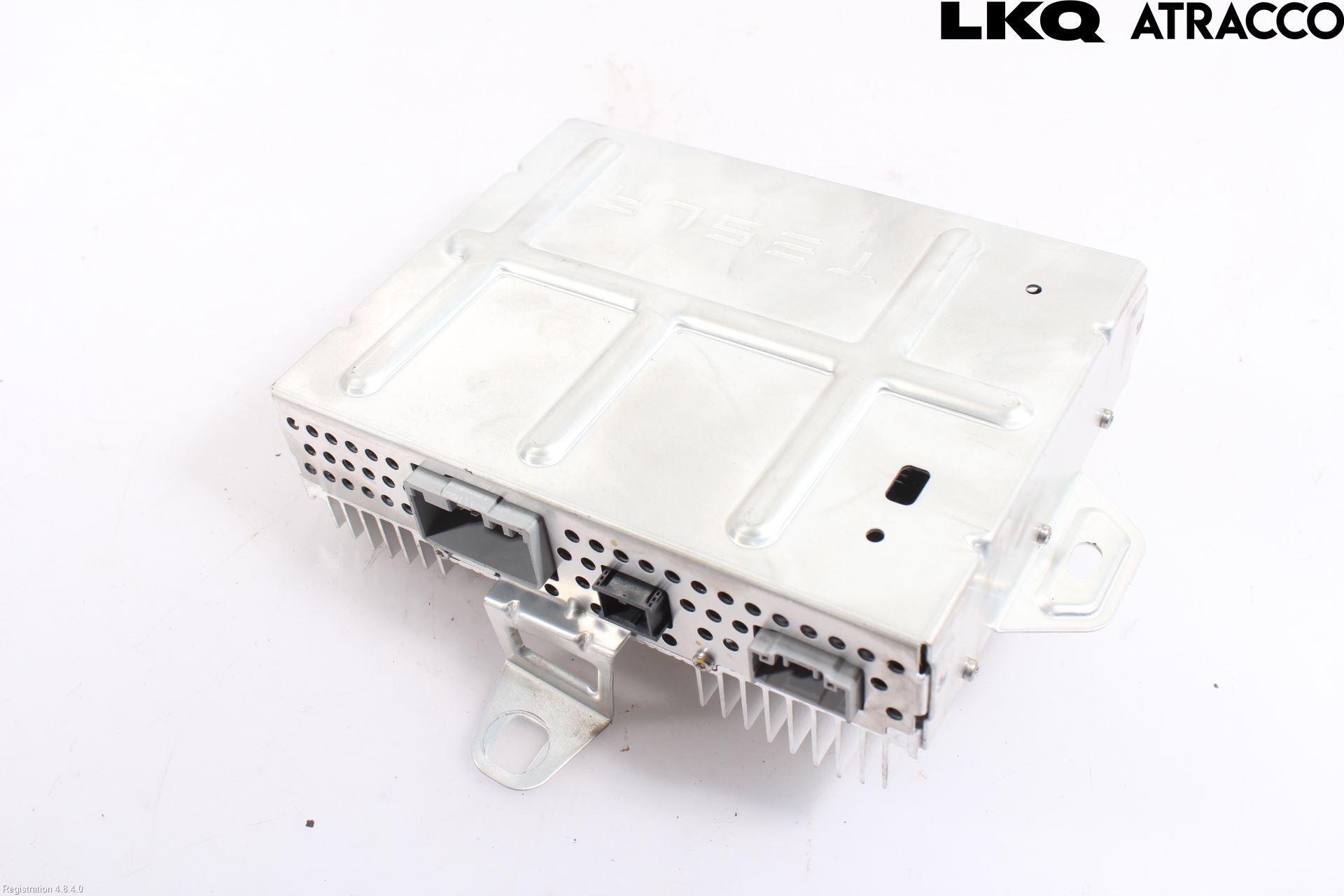 Tesla MODEL Y 21- Radio-Stereo Förstärkare