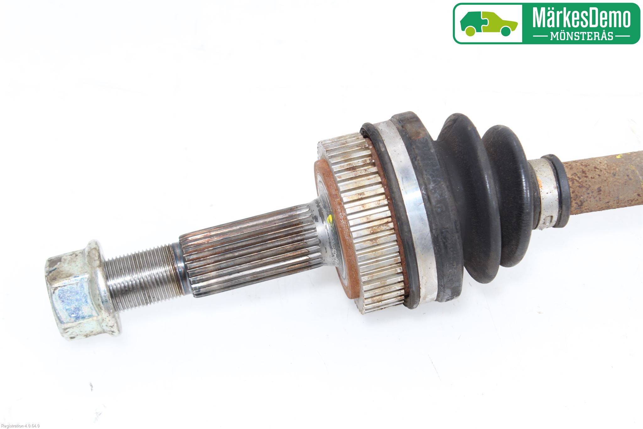 Nissan QASHQAI+2  10-14 Drivaxel Bak Vänster