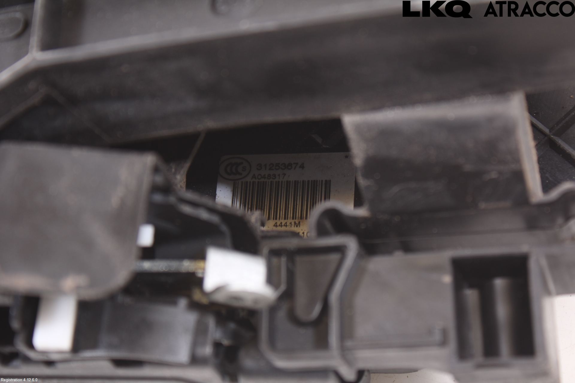 Volvo XC70 08-13 Låskista-Dörrlås