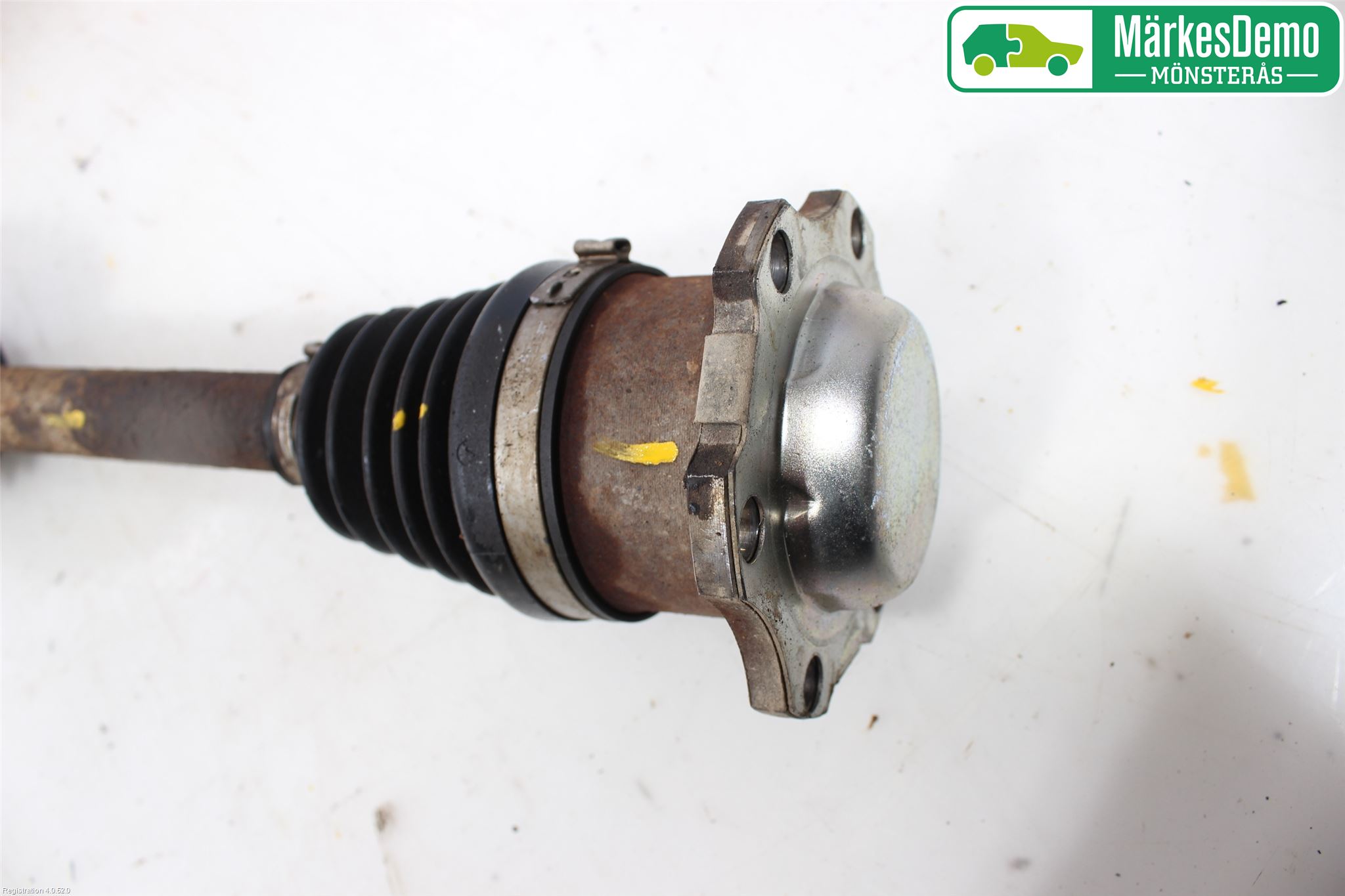 Volkswagen VW POLO 05-09 Drivaxel Fram Vänster