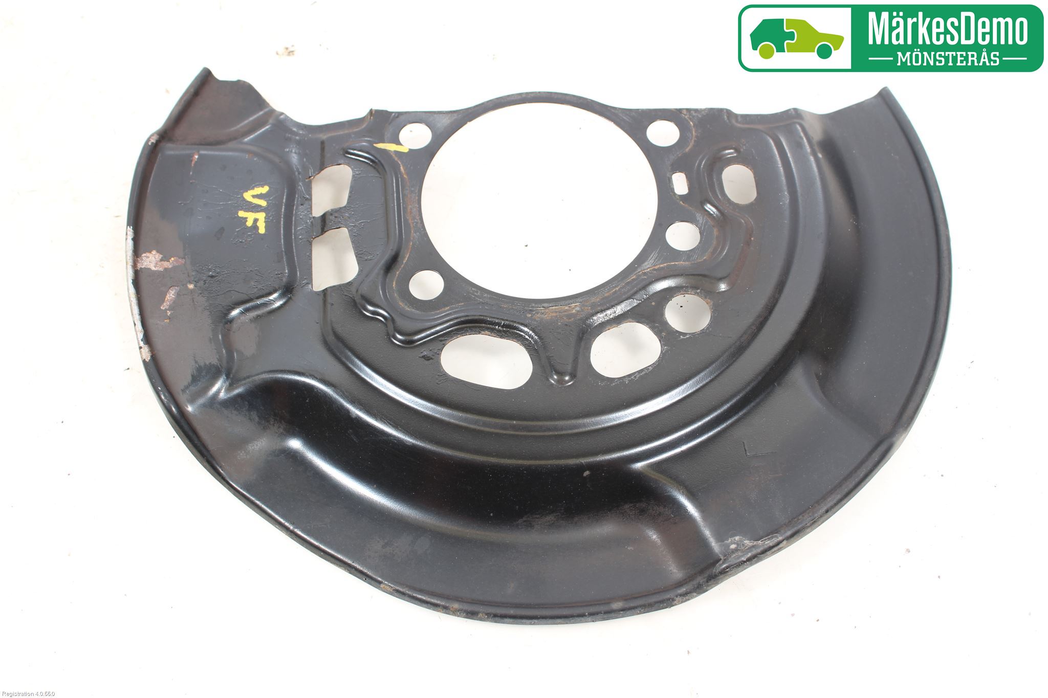 Toyota AURIS 13-19 Bromssköld Fram