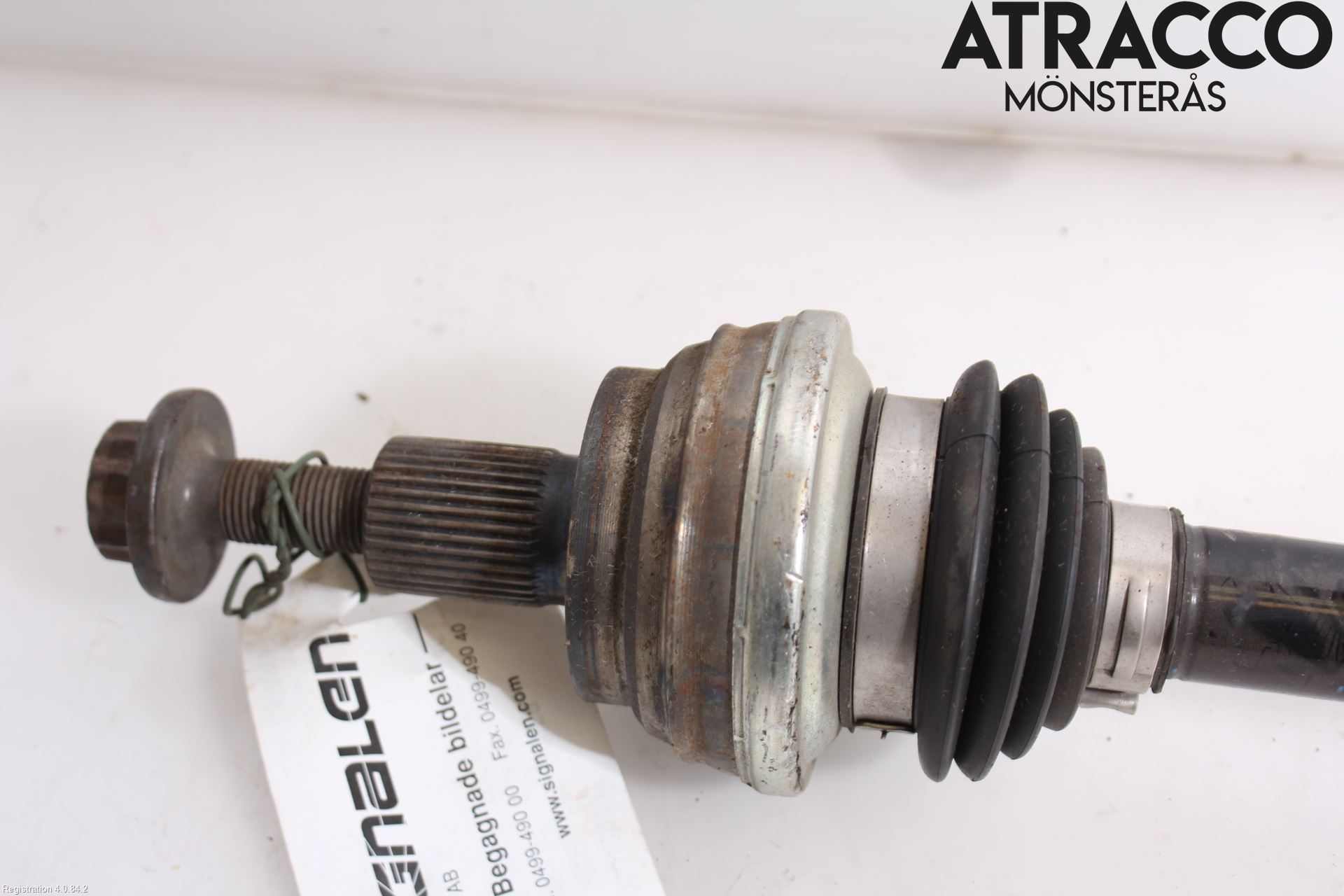 Volkswagen VW PASSAT 15-19 Drivaxel Bak Höger