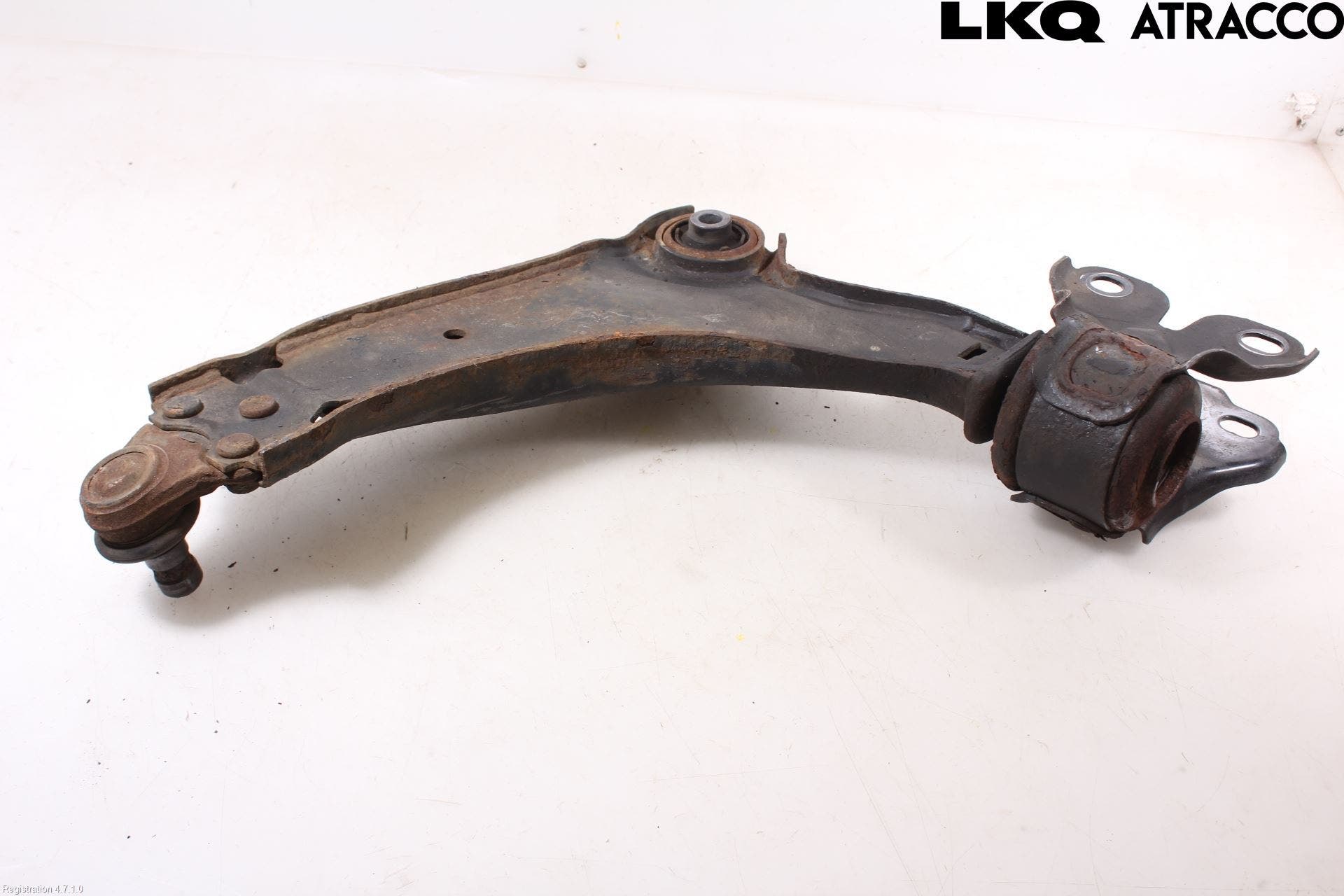 Volvo XC60 14-17 Bärarm Fram Undre Hö