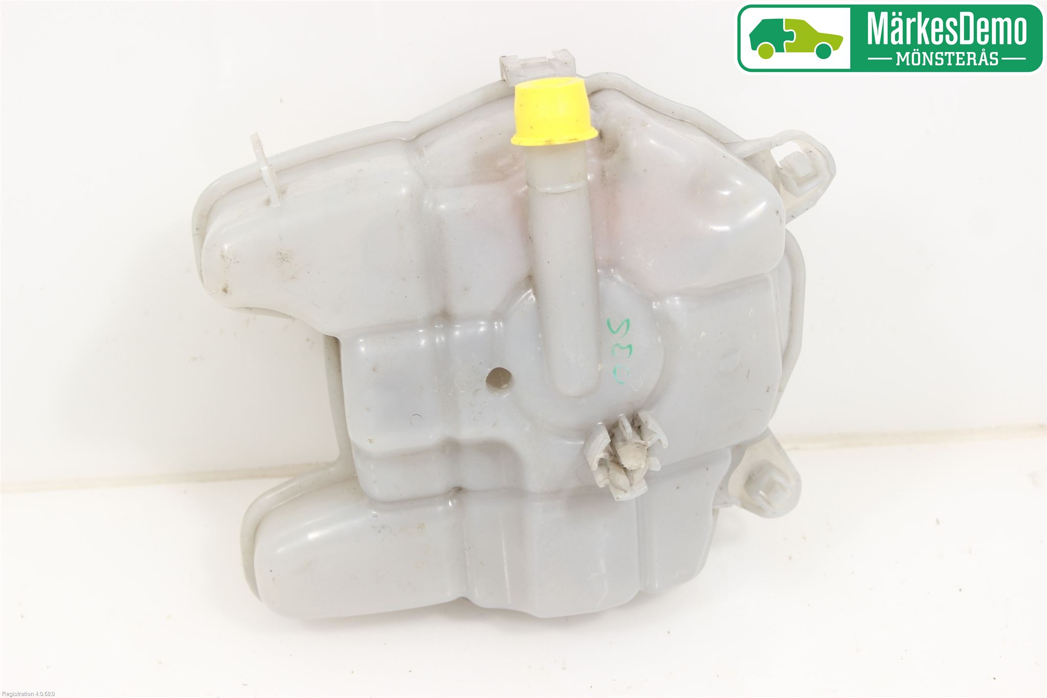 Volkswagen VW PASSAT 15-19 Expansionstank