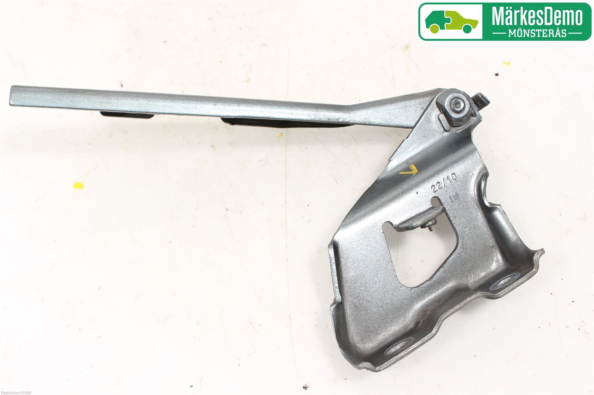 Audi A5 07-16 Huvgångjärn