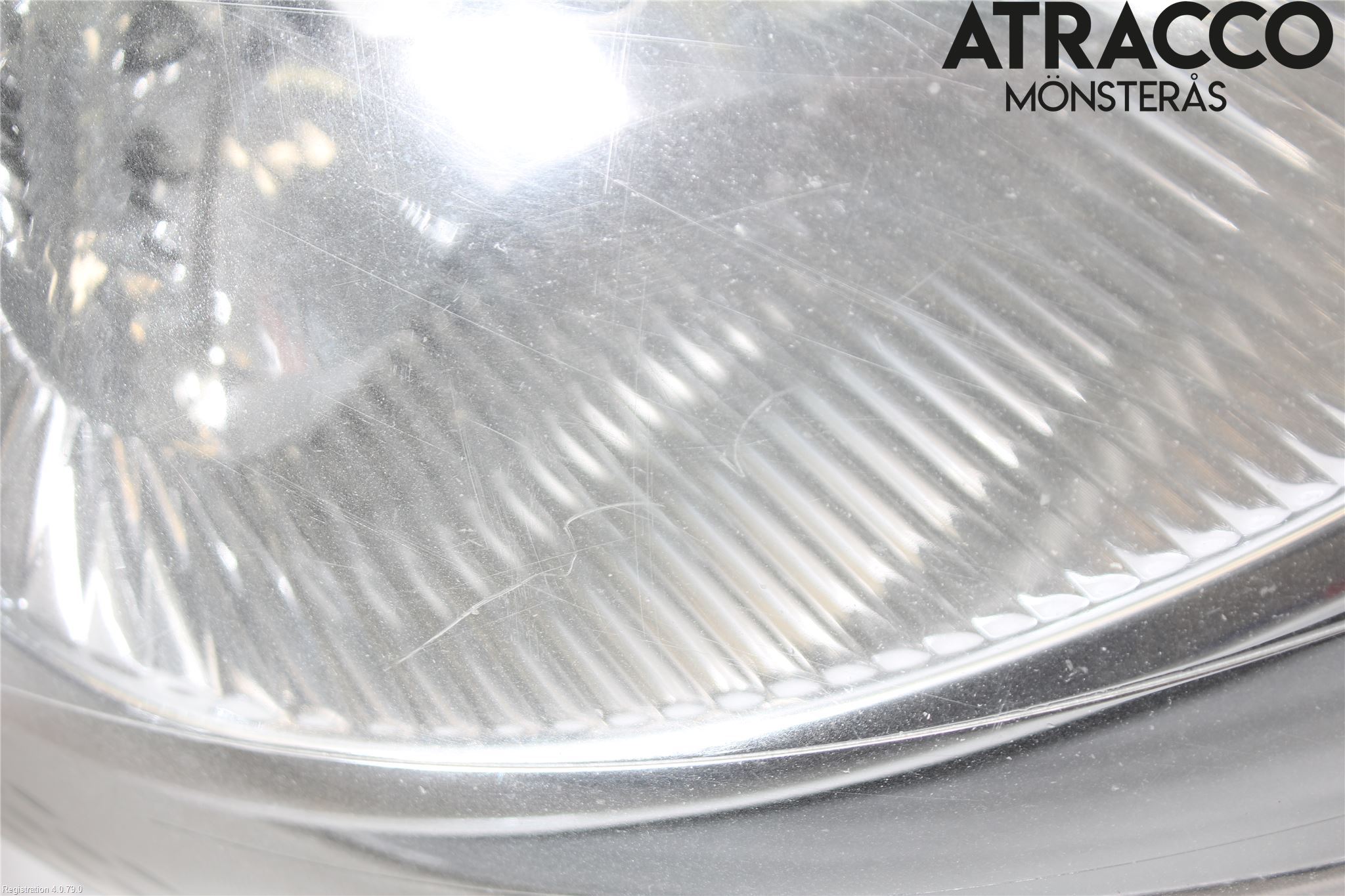 Opel VIVARO 01-14 Strålkastare Höger